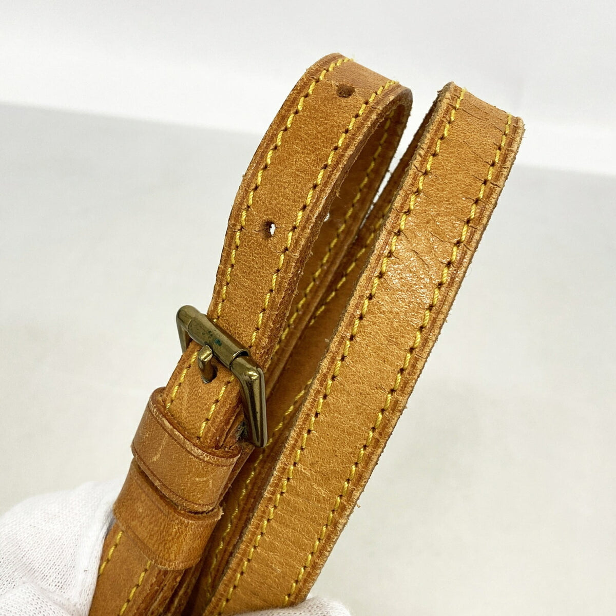 Louis Vuitton Brown Shoulder Bag (Pre-Owned)