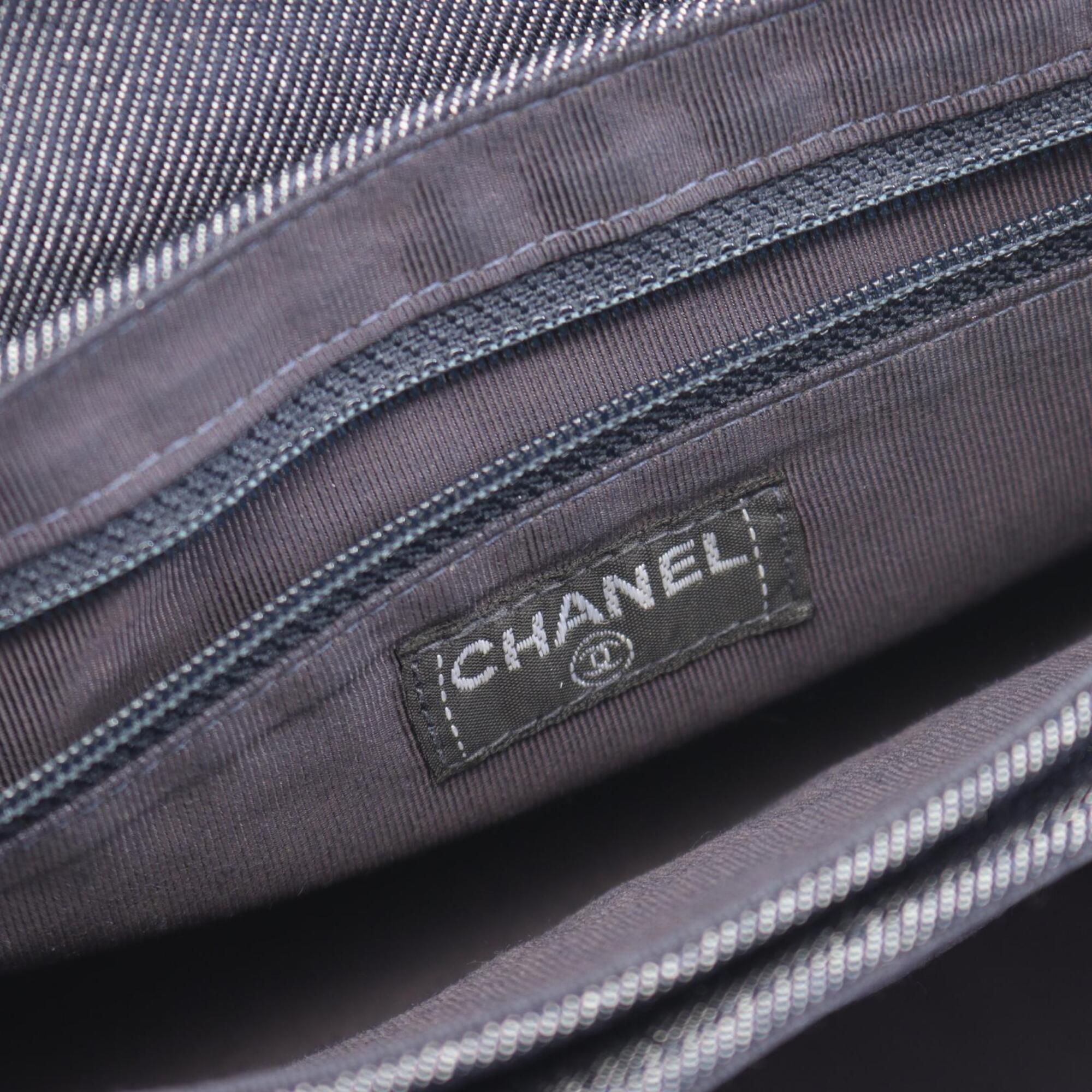 Chanel Navy Denim Handbag (Pre-Owned)