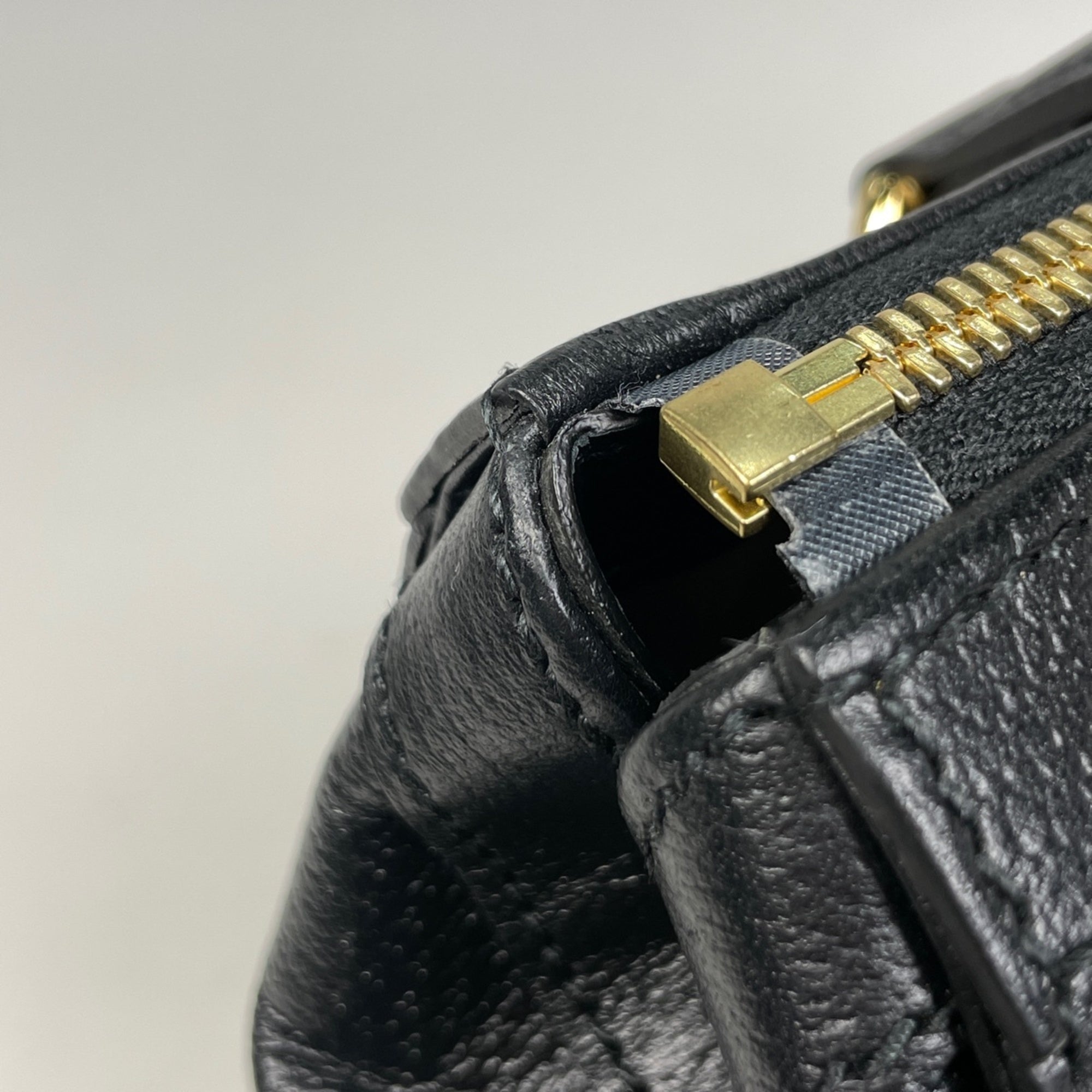 Gucci Sherry Line Black Leather Handbag (Pre-Owned)