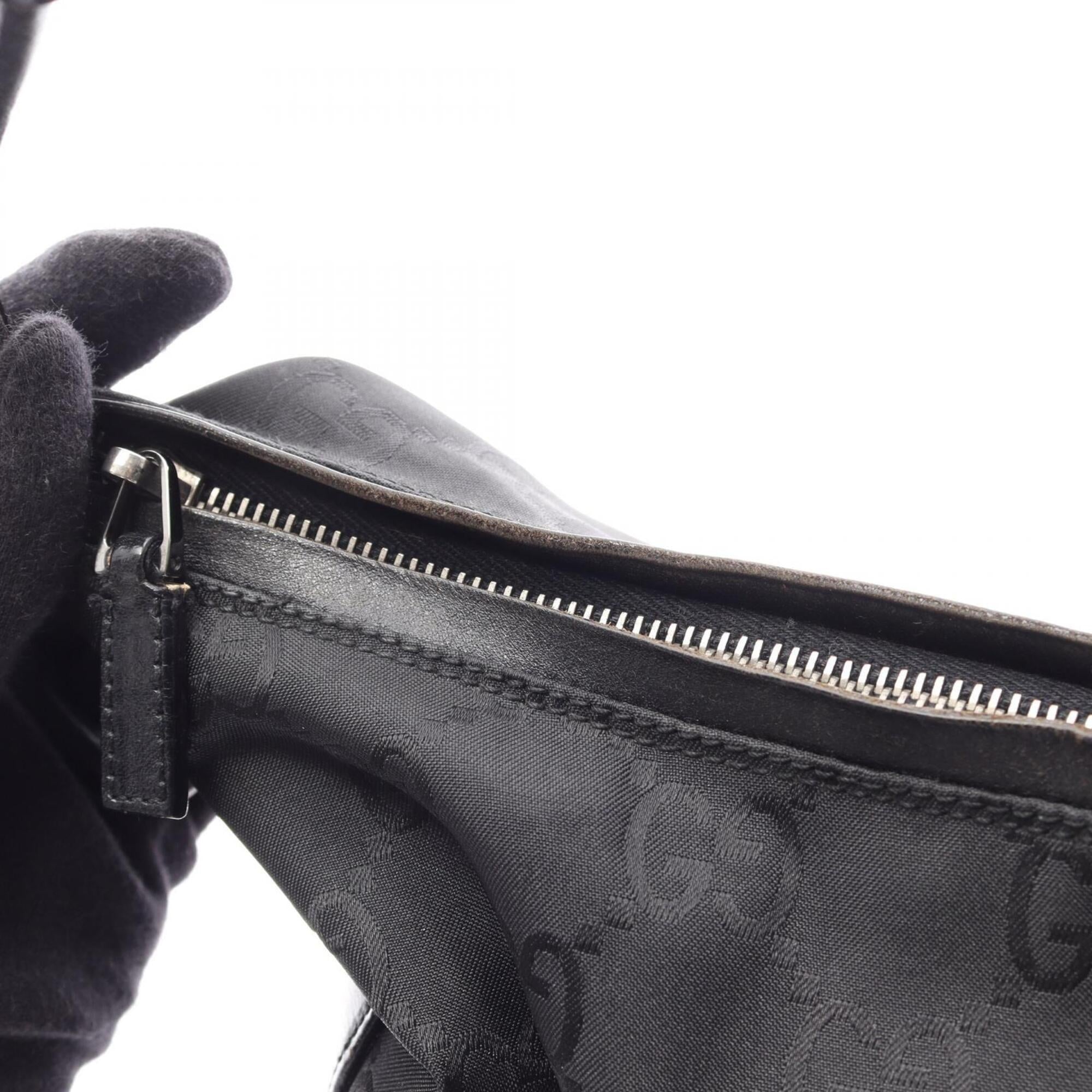 Gucci Black Nylon Handbag Shoulder Bag (Pre-Owned)