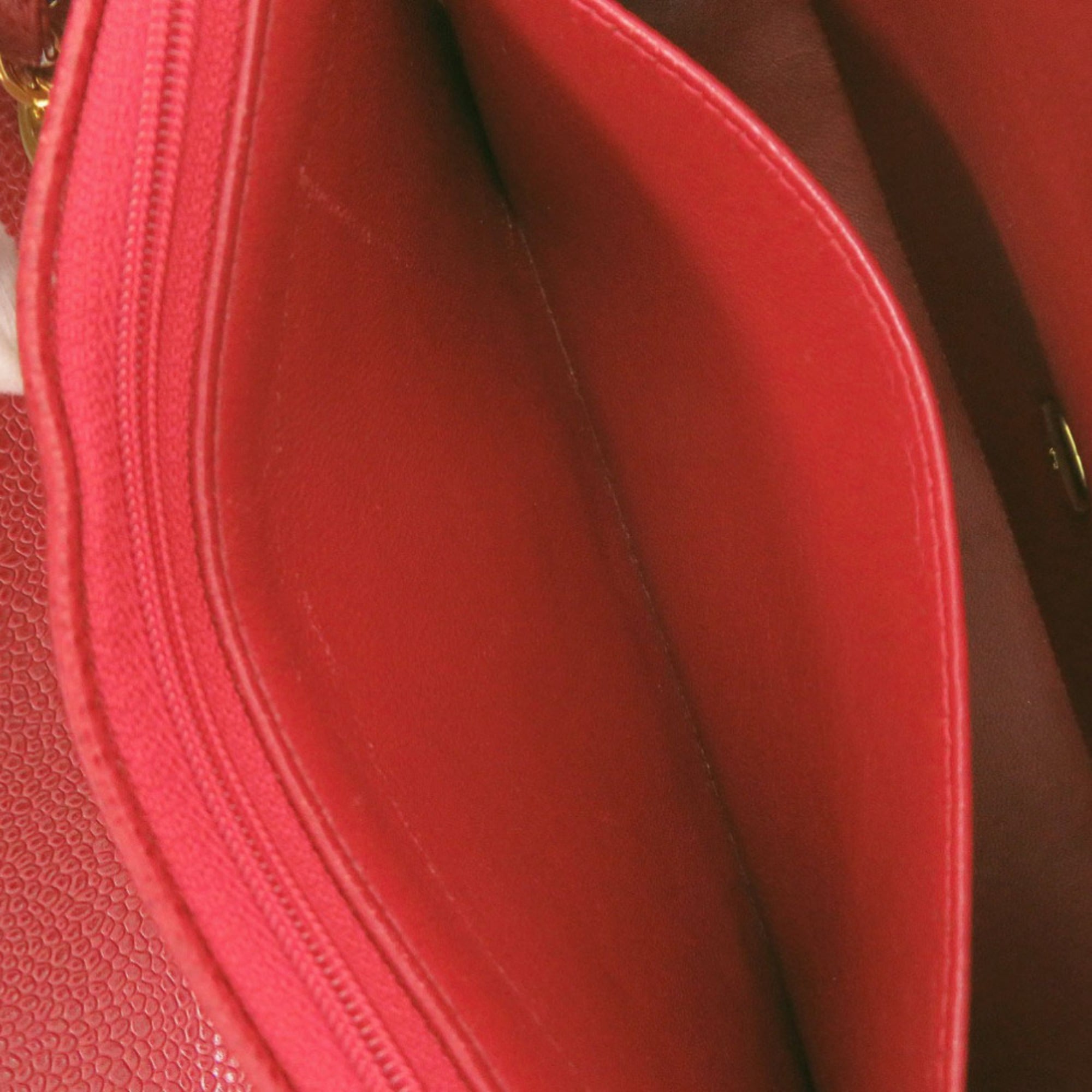 Chanel Red Color Grained Calfskin Shoulder Bag (Pre-Owned)