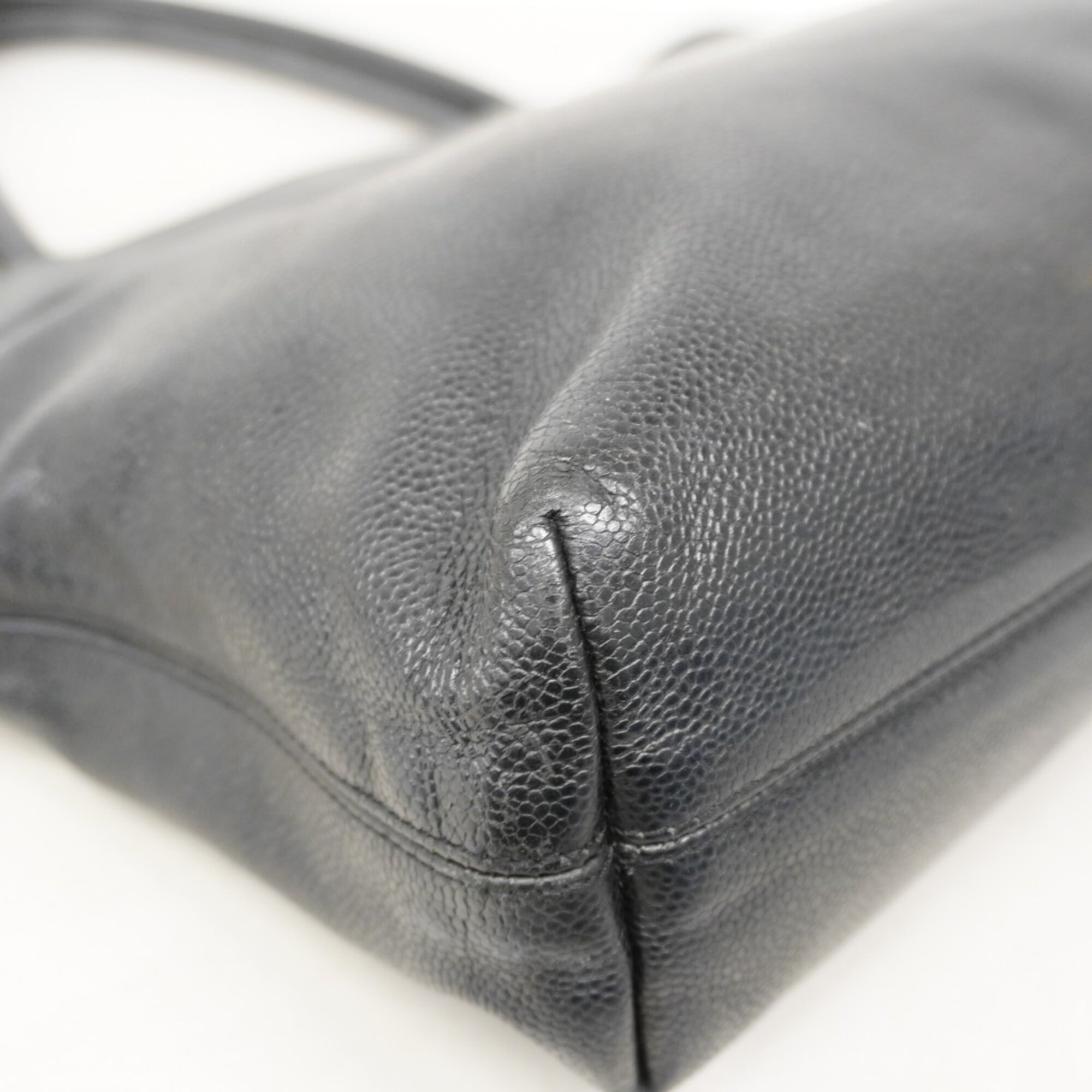 Chanel Black Grained Calfskin Tote Bag (Pre-Owned)