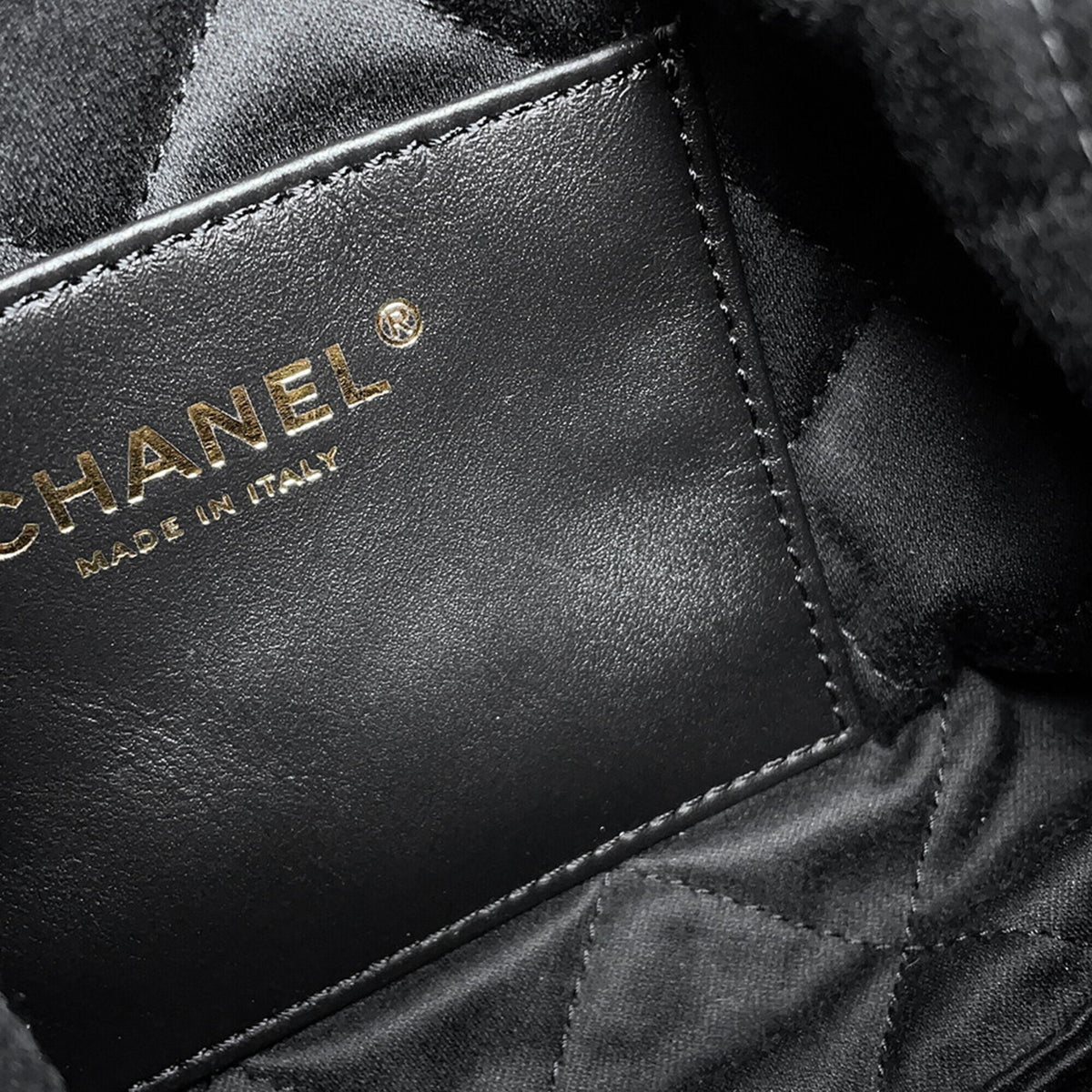 Chanel Black Handbag (Pre-Owned)