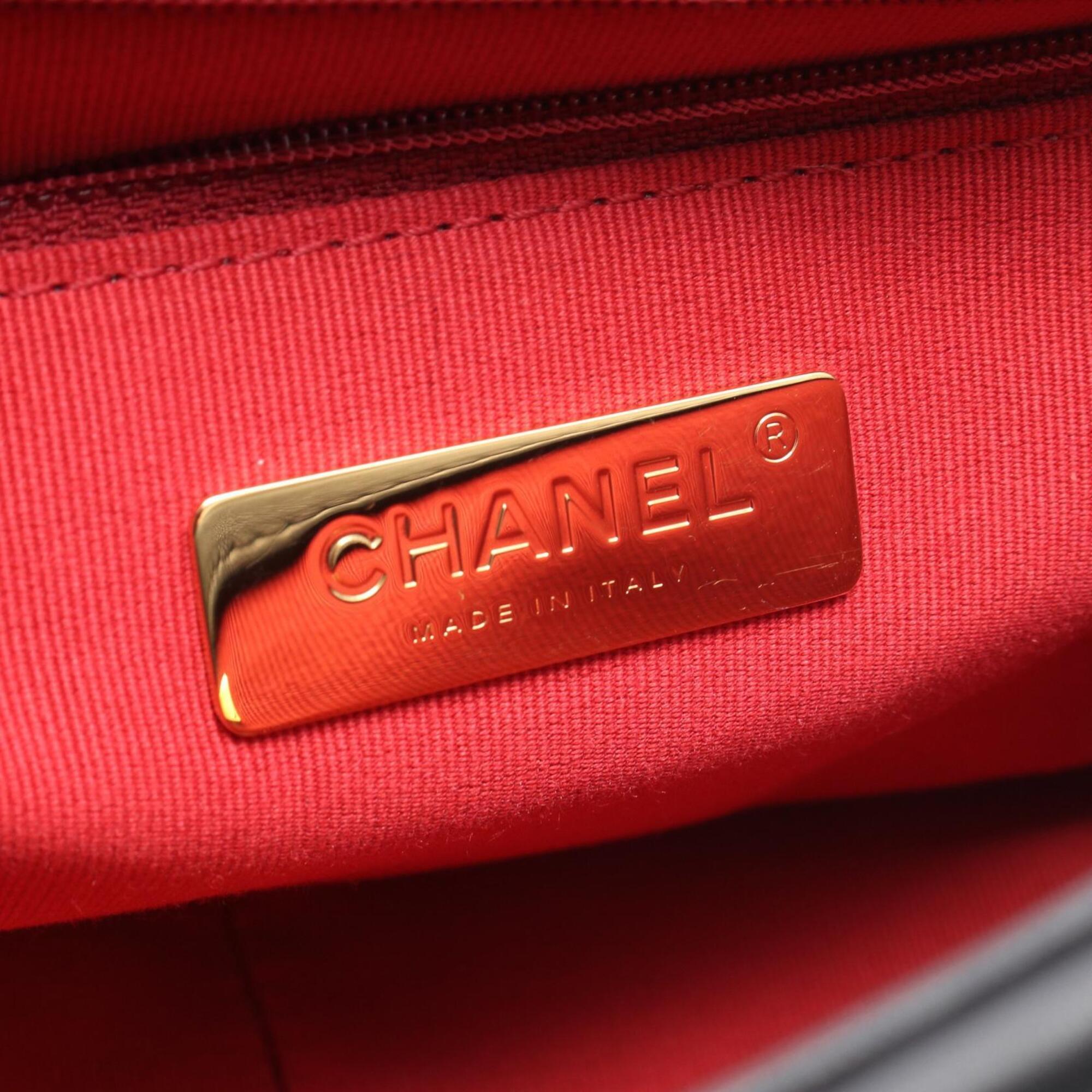 Chanel Black Leather Shoulder Bag (Pre-Owned)