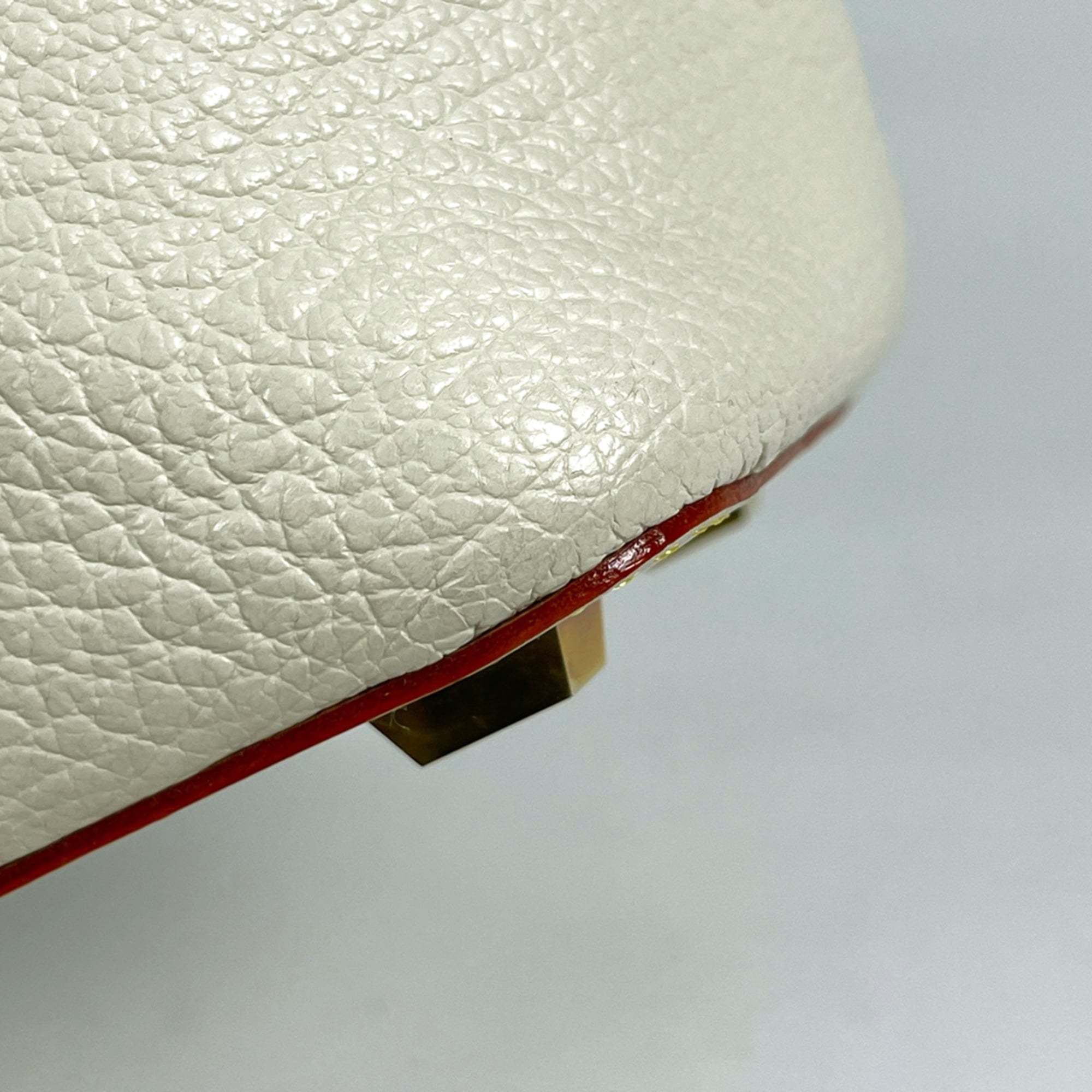 Louis Vuitton Blanc White Suhali Leather Handbag (Pre-Owned)