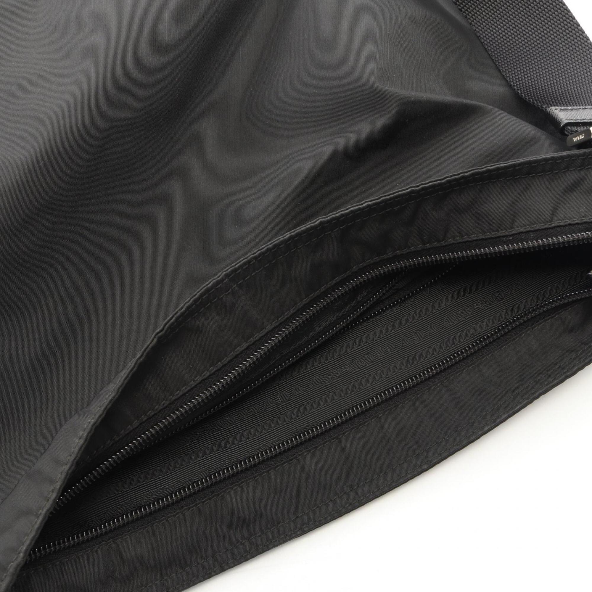 Prada Black Nylon Leather Handbag Shoulder Bag (Pre-Owned)