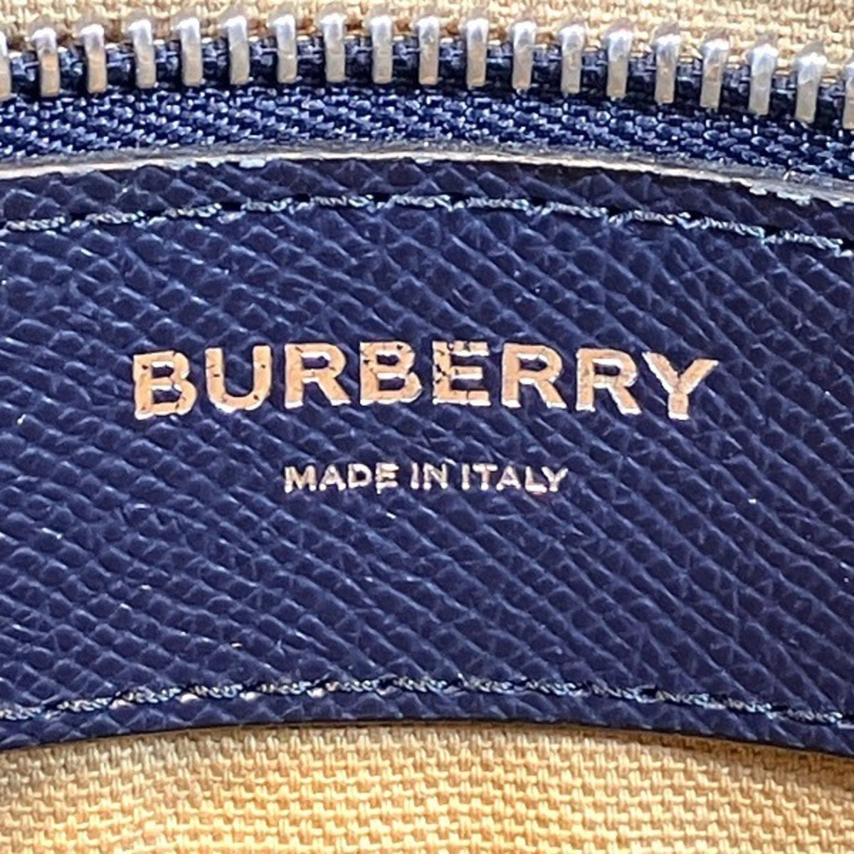 Burberry Black Leather (Pre-Owned)
