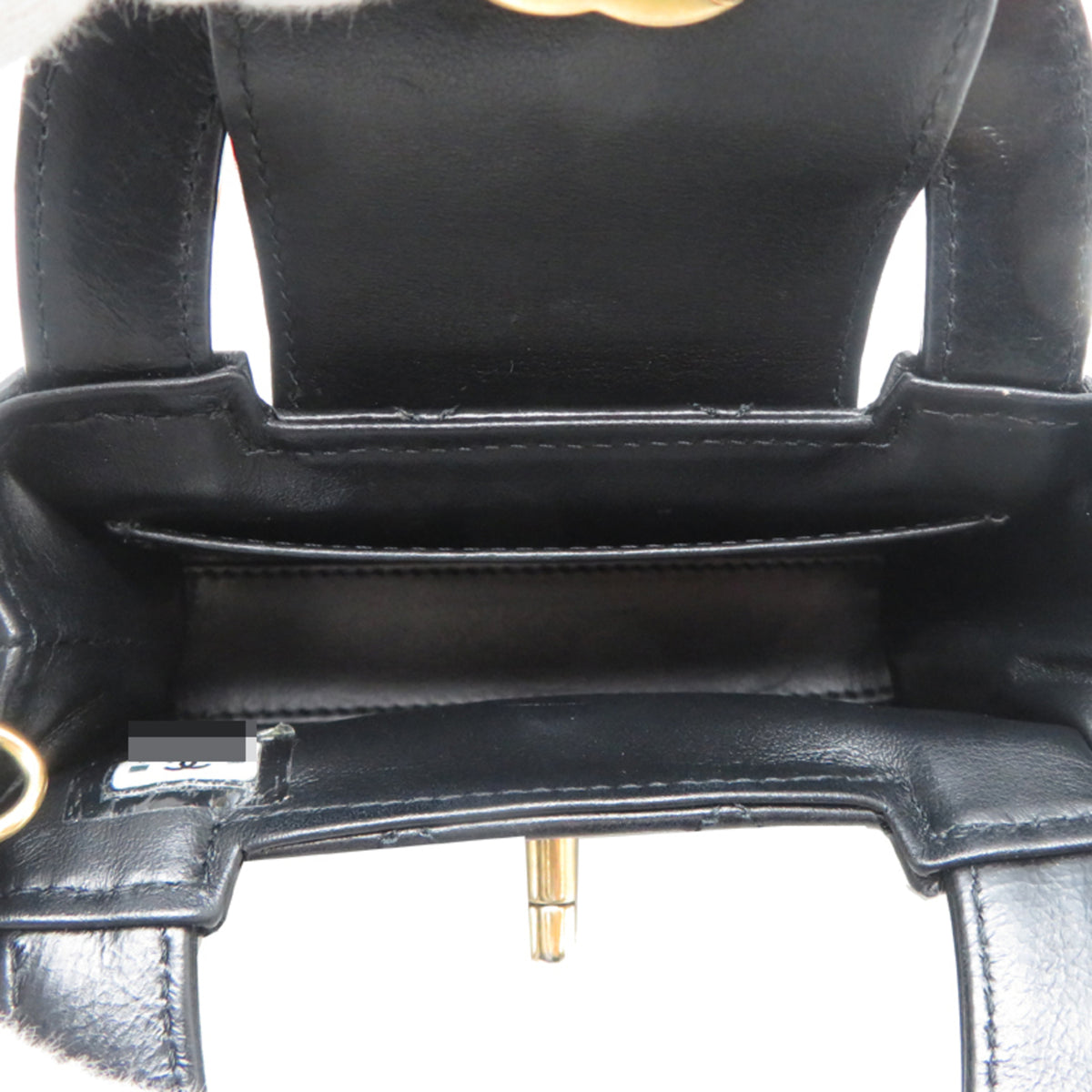 Chanel Black Leather Shoulder Bag (Pre-Owned)