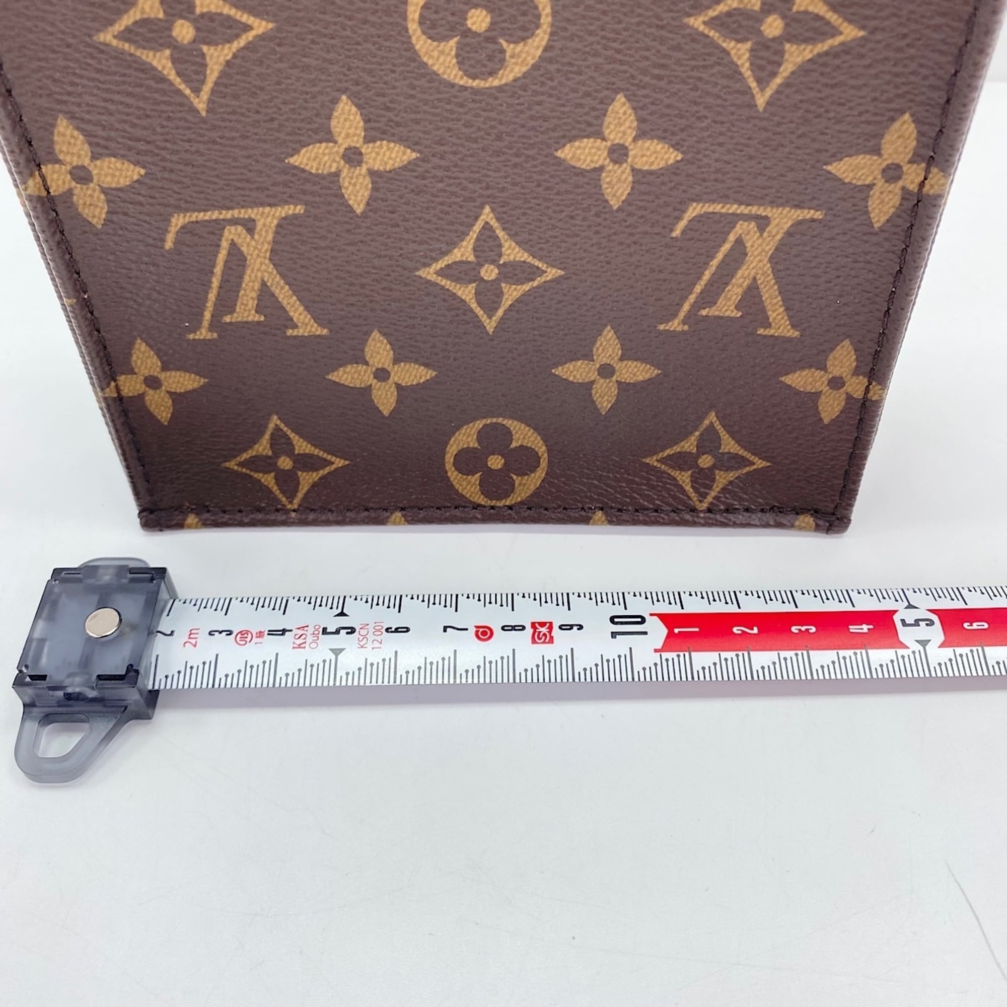Louis Vuitton Brown Shoulder Bag (Pre-Owned)