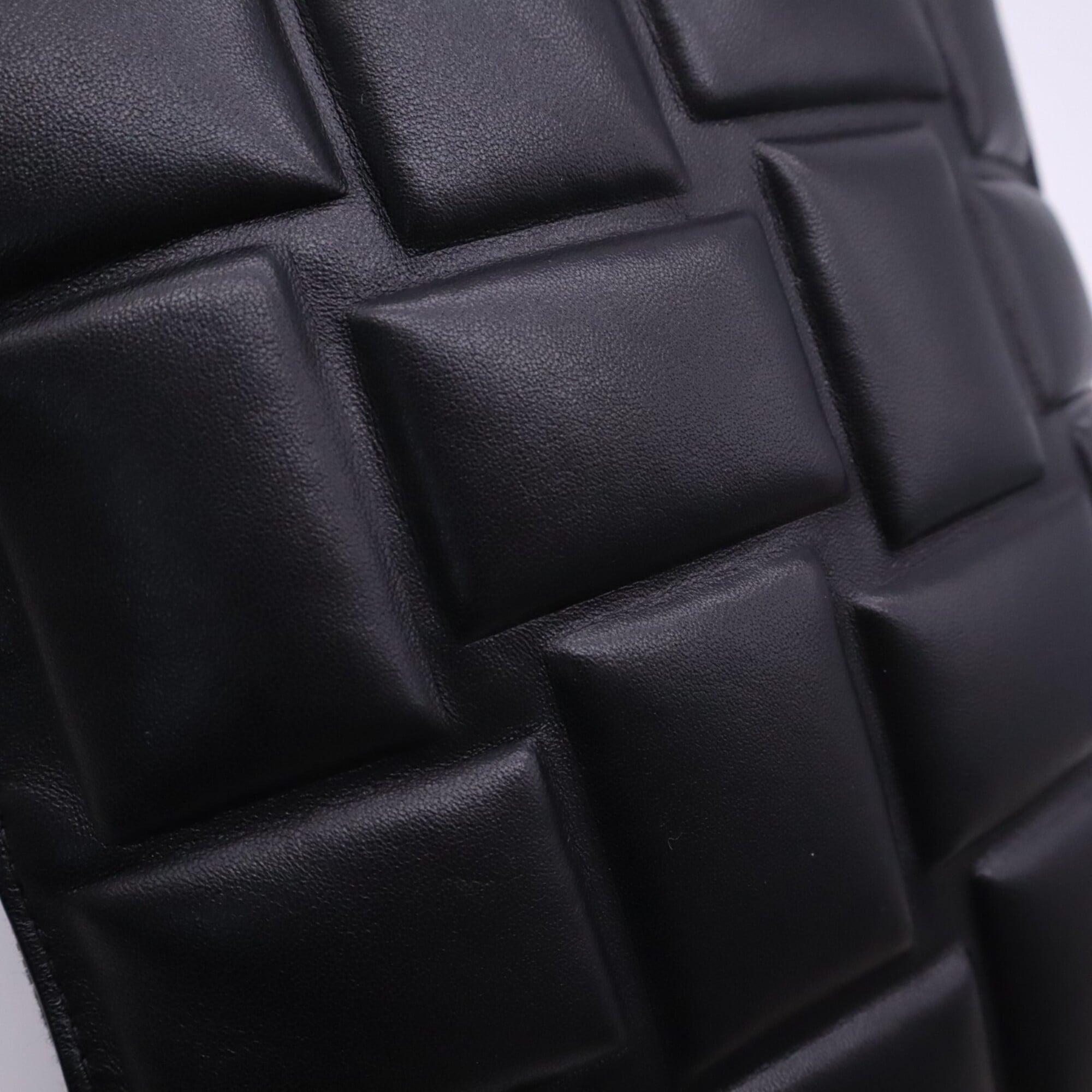 Bottega Veneta Black Leather Clutch Bag (Pre-Owned)