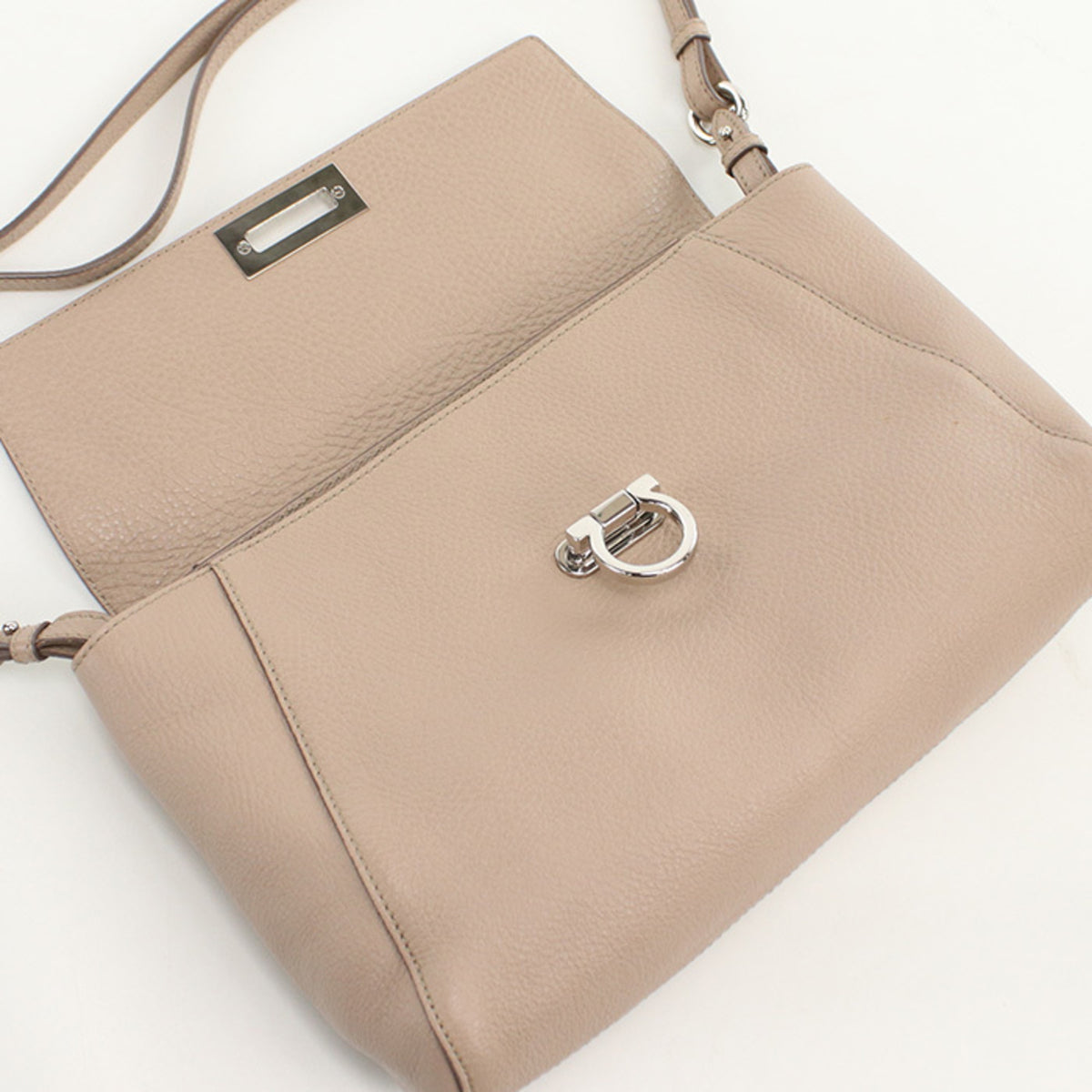 Salvatore Ferragamo Pink Leather Shoulder Bag (Pre-Owned)