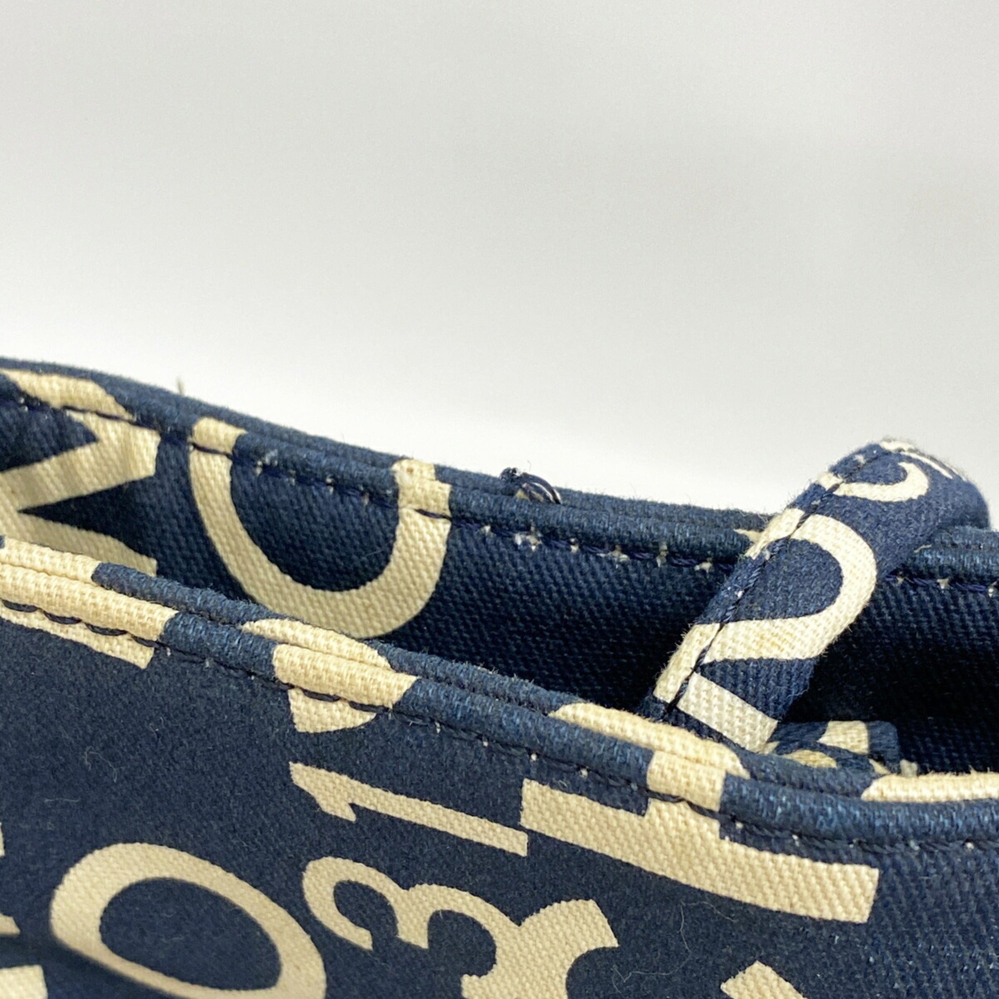 Chanel Navy Canvas Tote Bag (Pre-Owned)