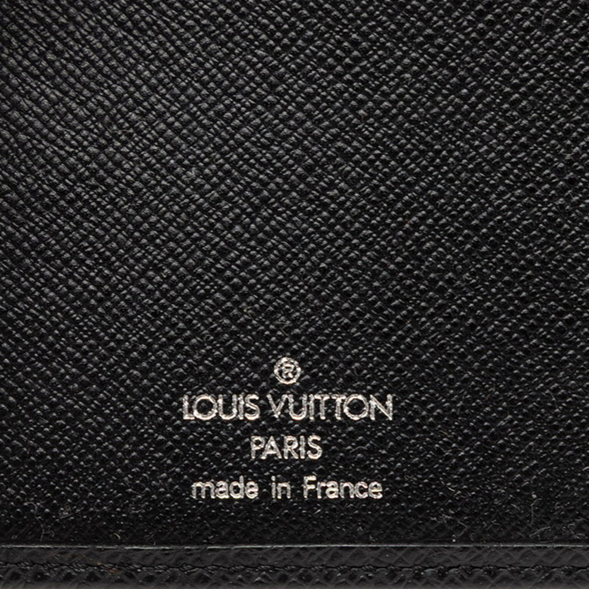 Louis Vuitton Black Taiga Leather Long Wallet (Bi-Fold) (Pre-Owned)
