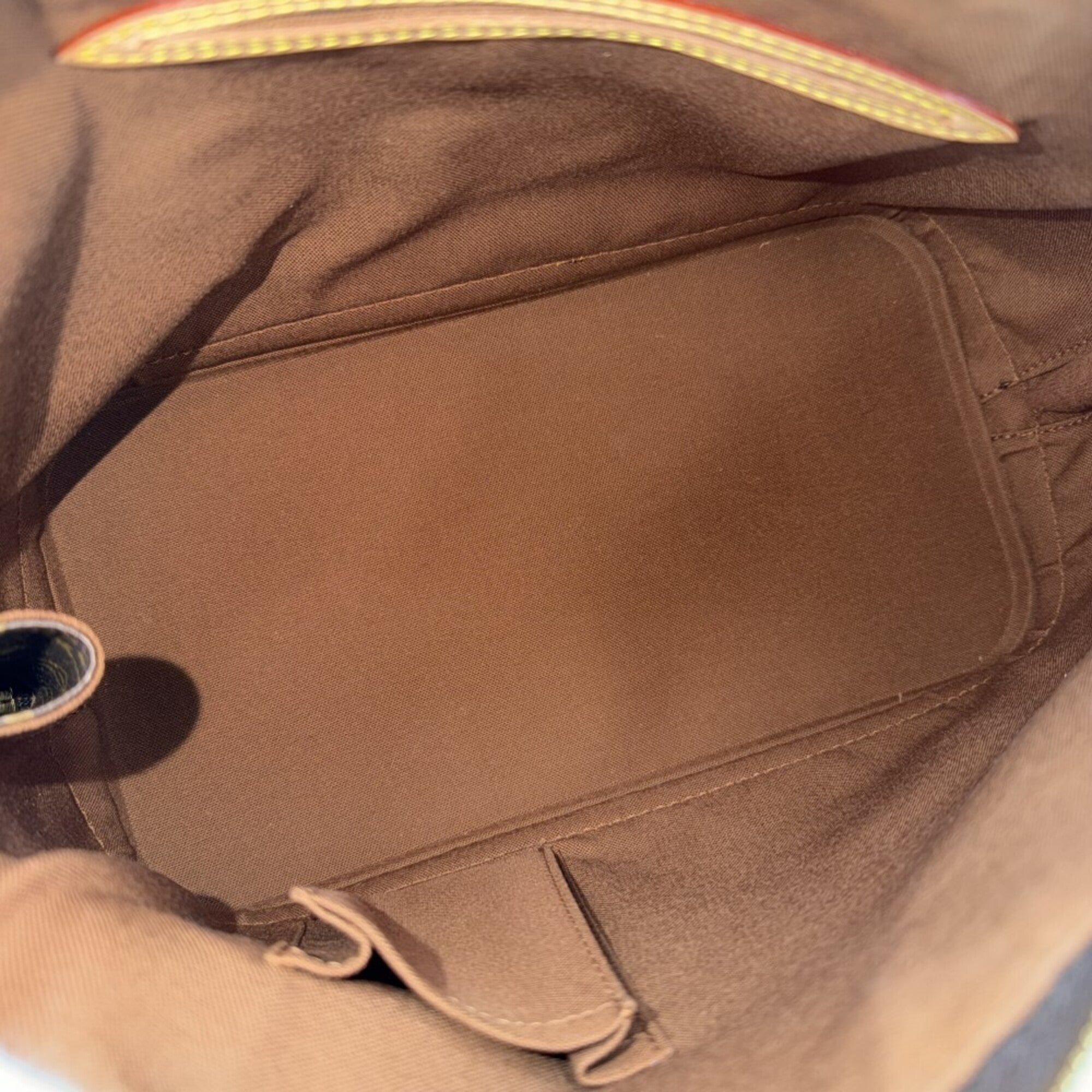Louis Vuitton Brown Monogram Canvas Handbag (Pre-Owned)
