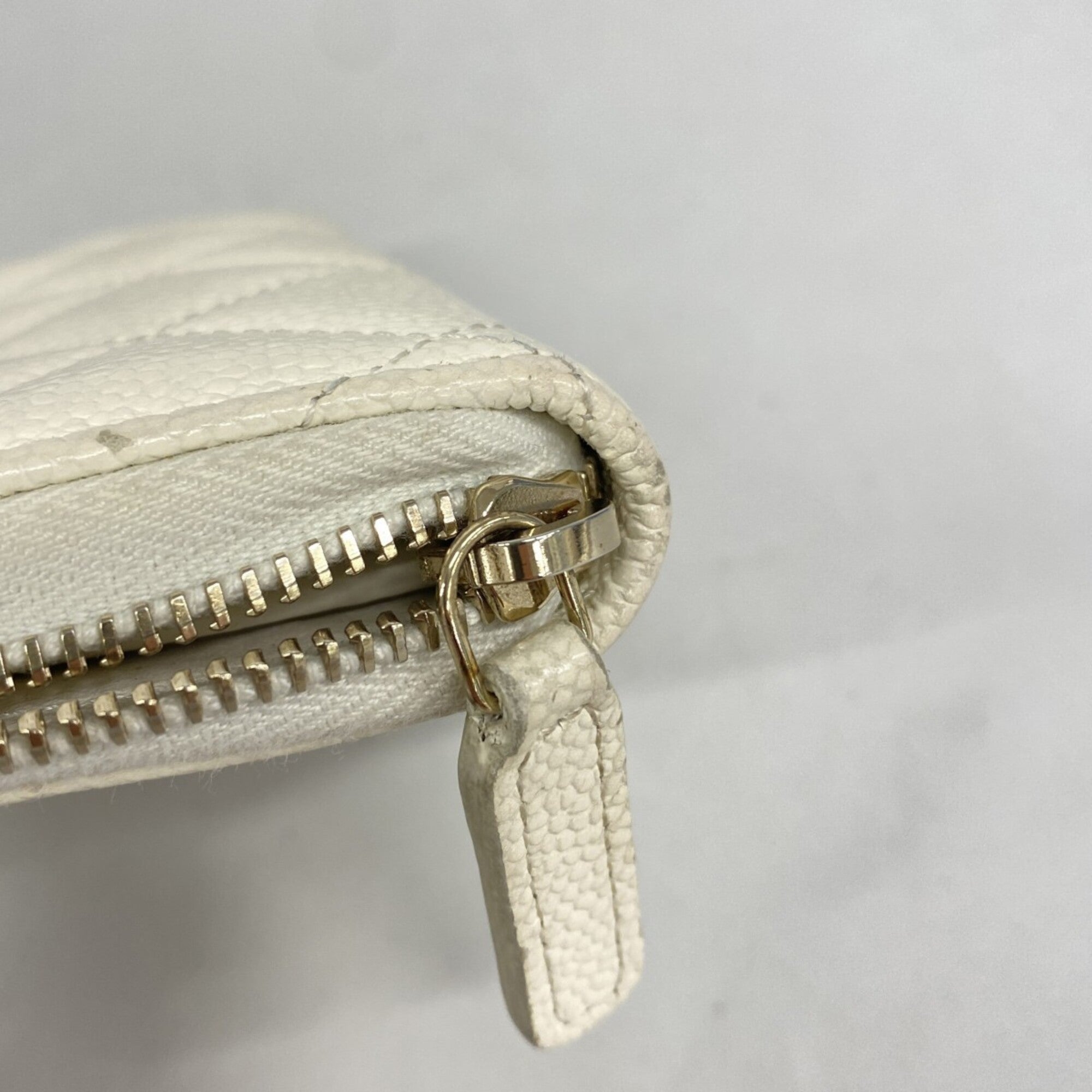 Chanel White Grained Calfskin Coin Purse/Coin Case (Pre-Owned)