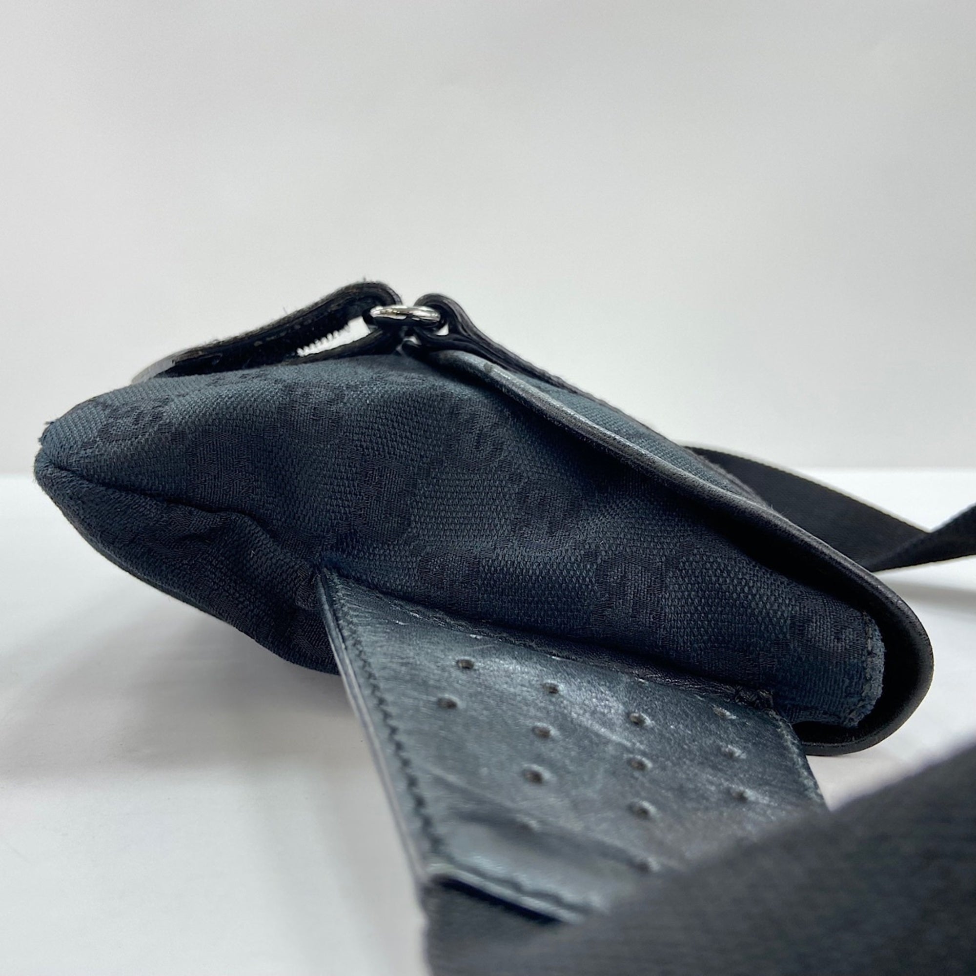 Gucci Black Fanny Pack (Pre-Owned)
