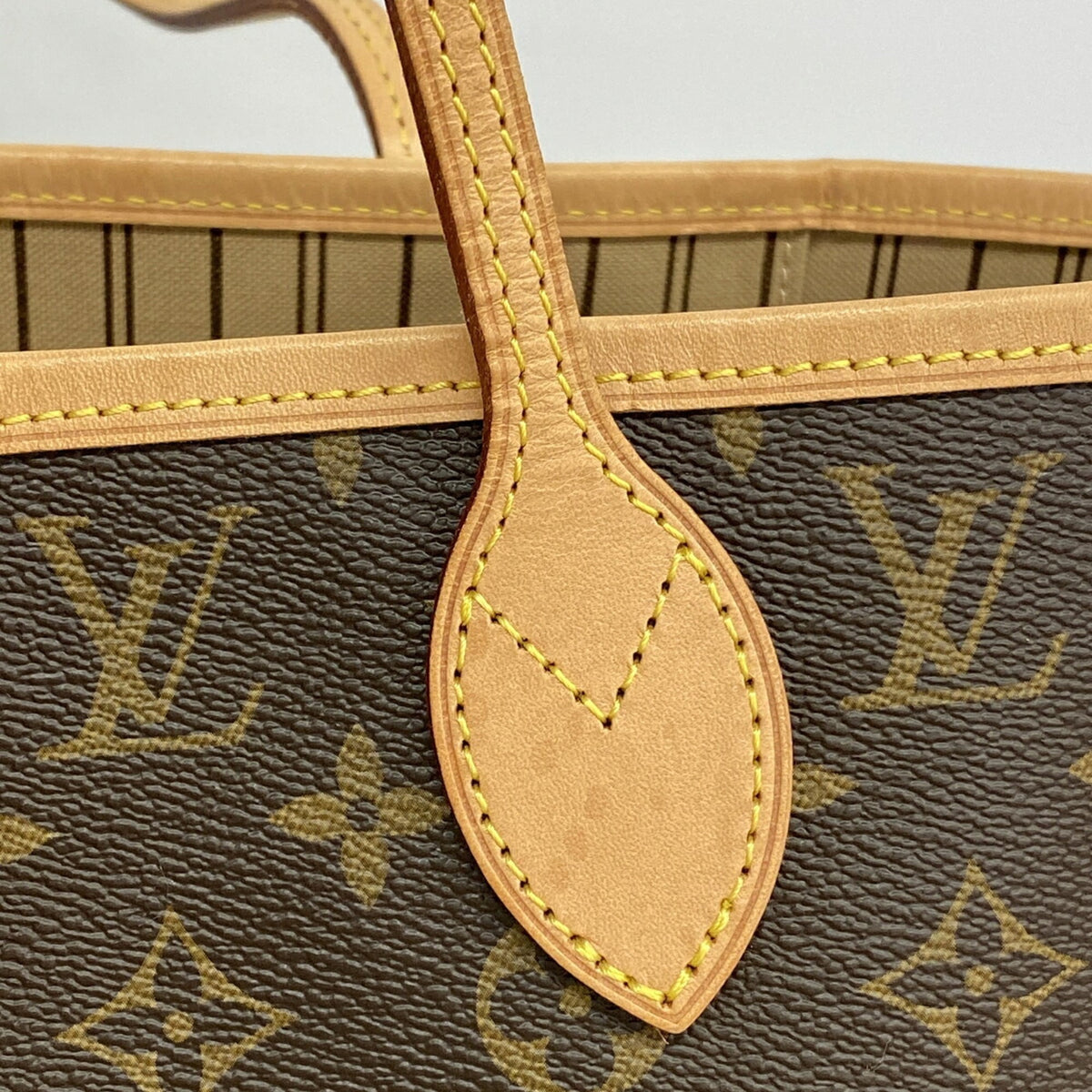 Louis Vuitton Brown Tote Bag (Pre-Owned)
