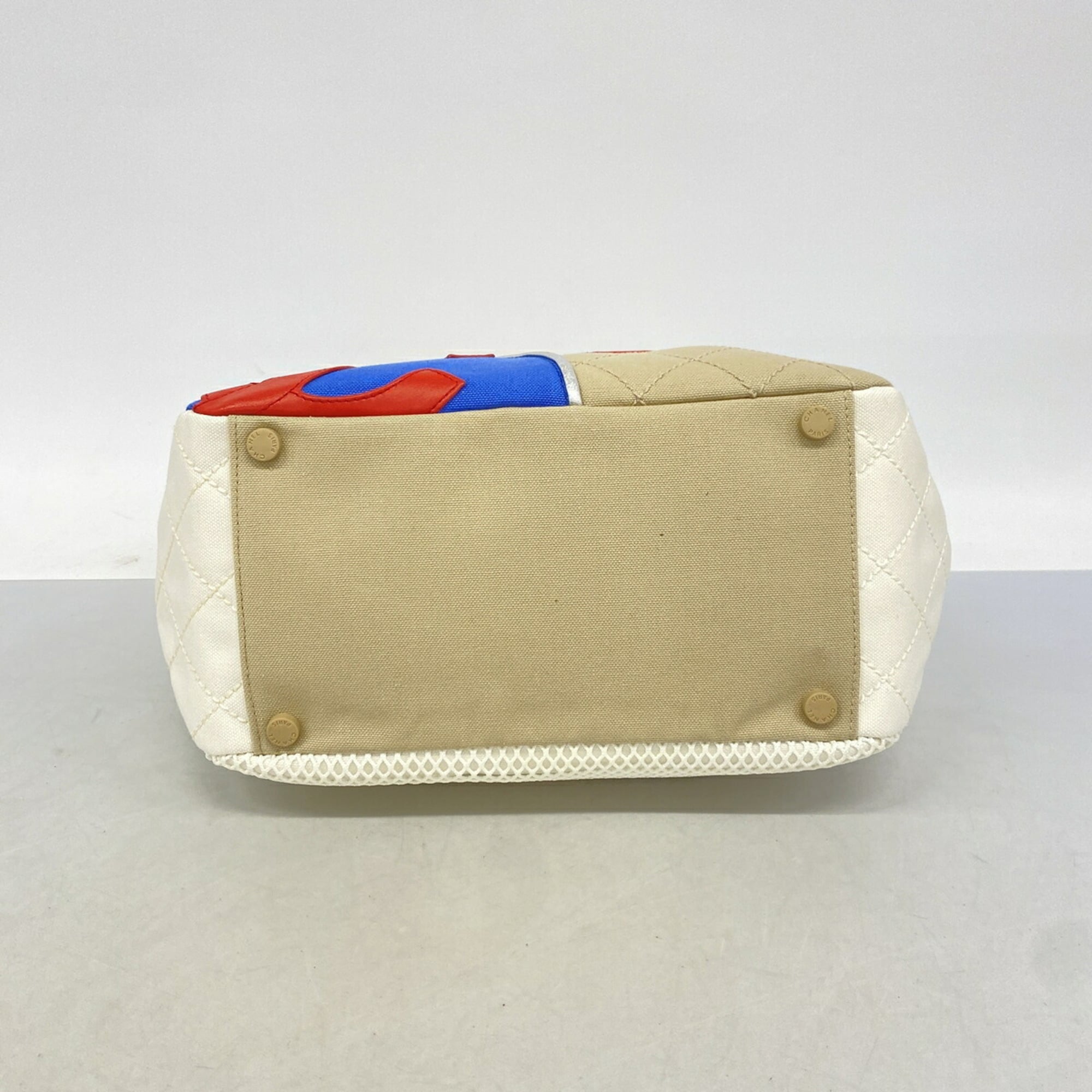 Chanel Multi-Color White Canvas Tote Bag (Pre-Owned)