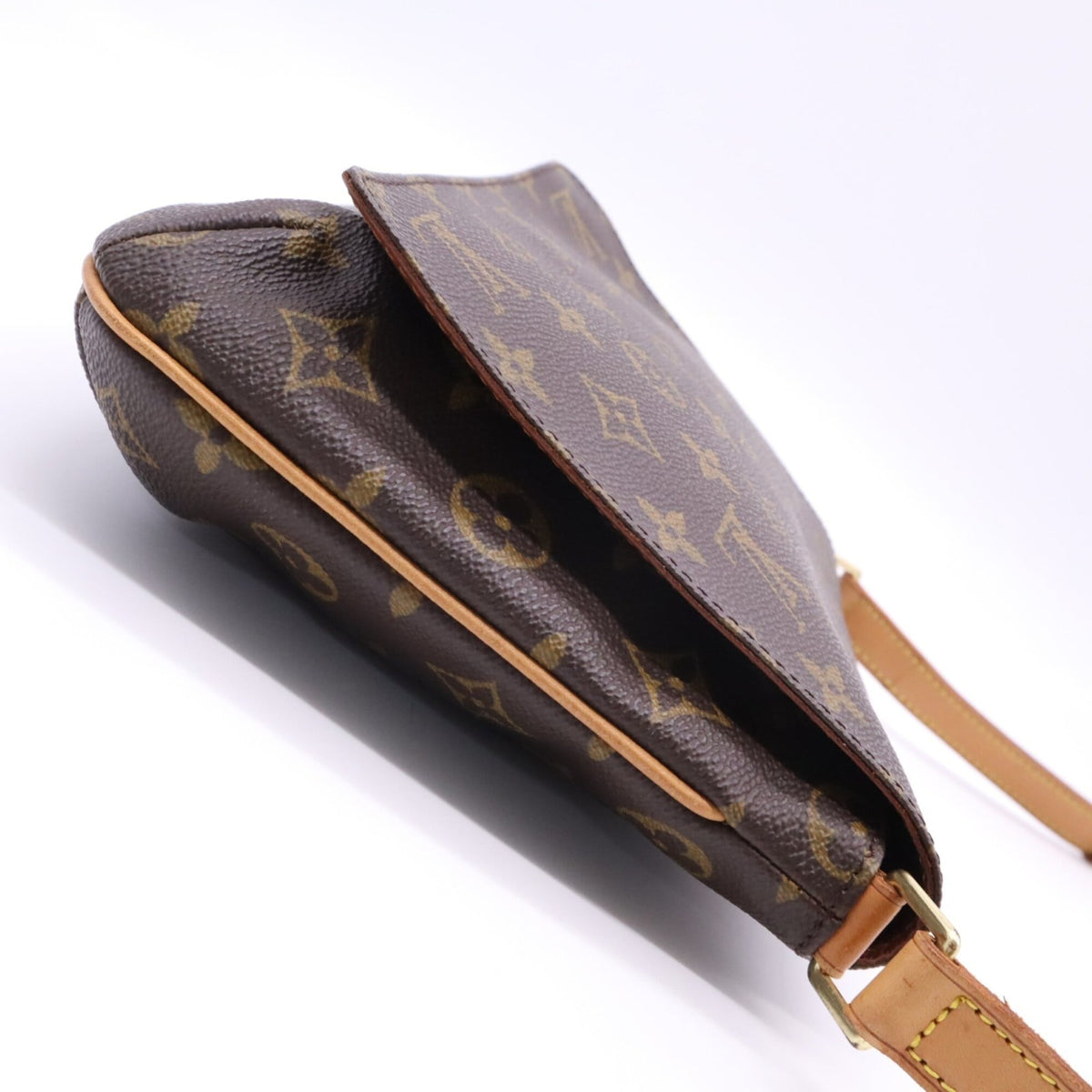 Louis Vuitton Beige Brown Monogram Monogram Shoulder Bag (Pre-Owned)