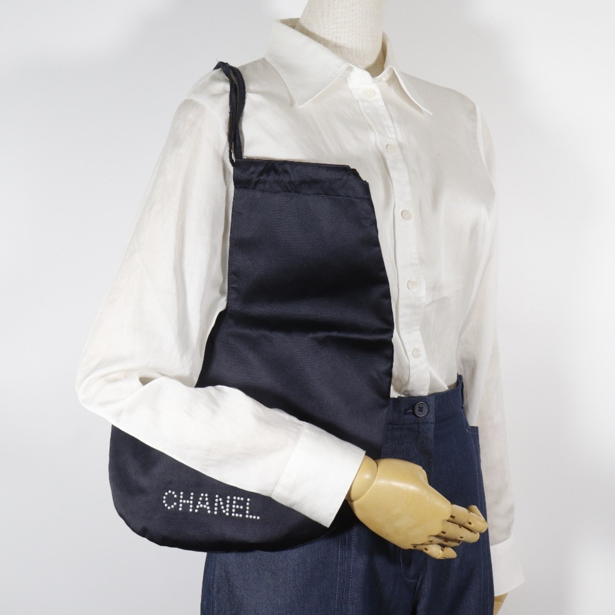 Chanel Black Satin Shoulder Bag (Pre-Owned)