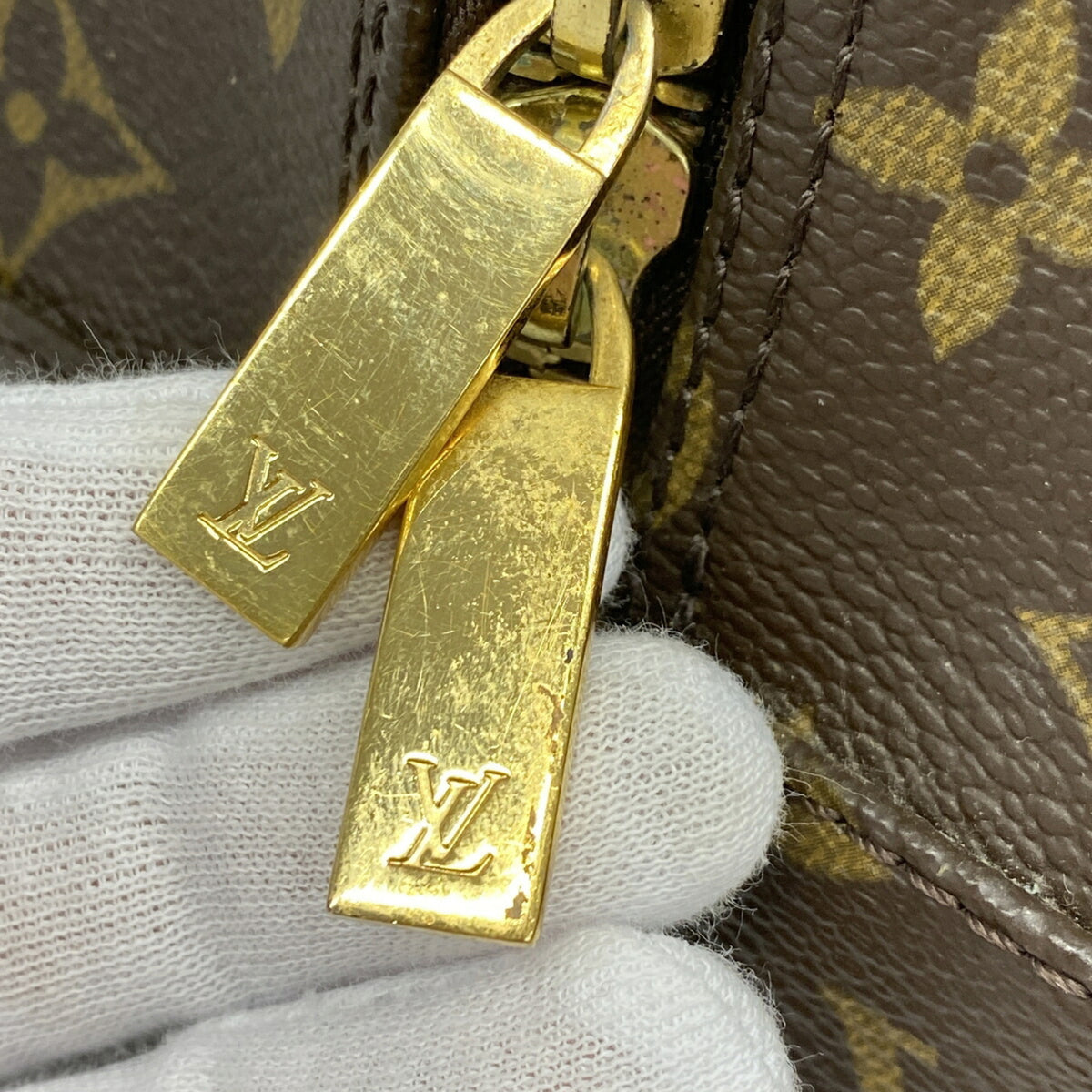 Louis Vuitton Brown Shoulder Bag (Pre-Owned)