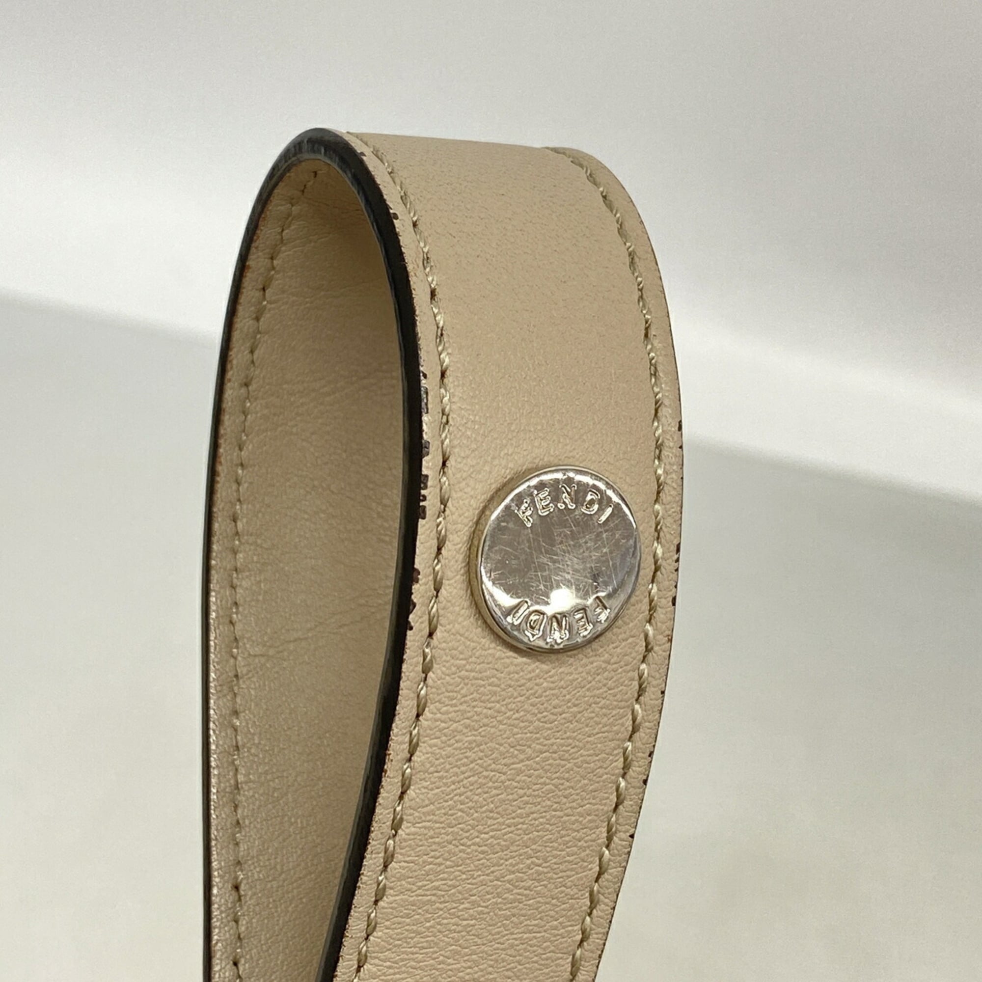 Fendi Beige White Leather Handbag (Pre-Owned)