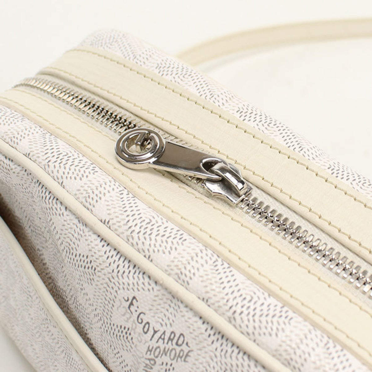 Goyard White Canvas Shoulder Bag (Pre-Owned)