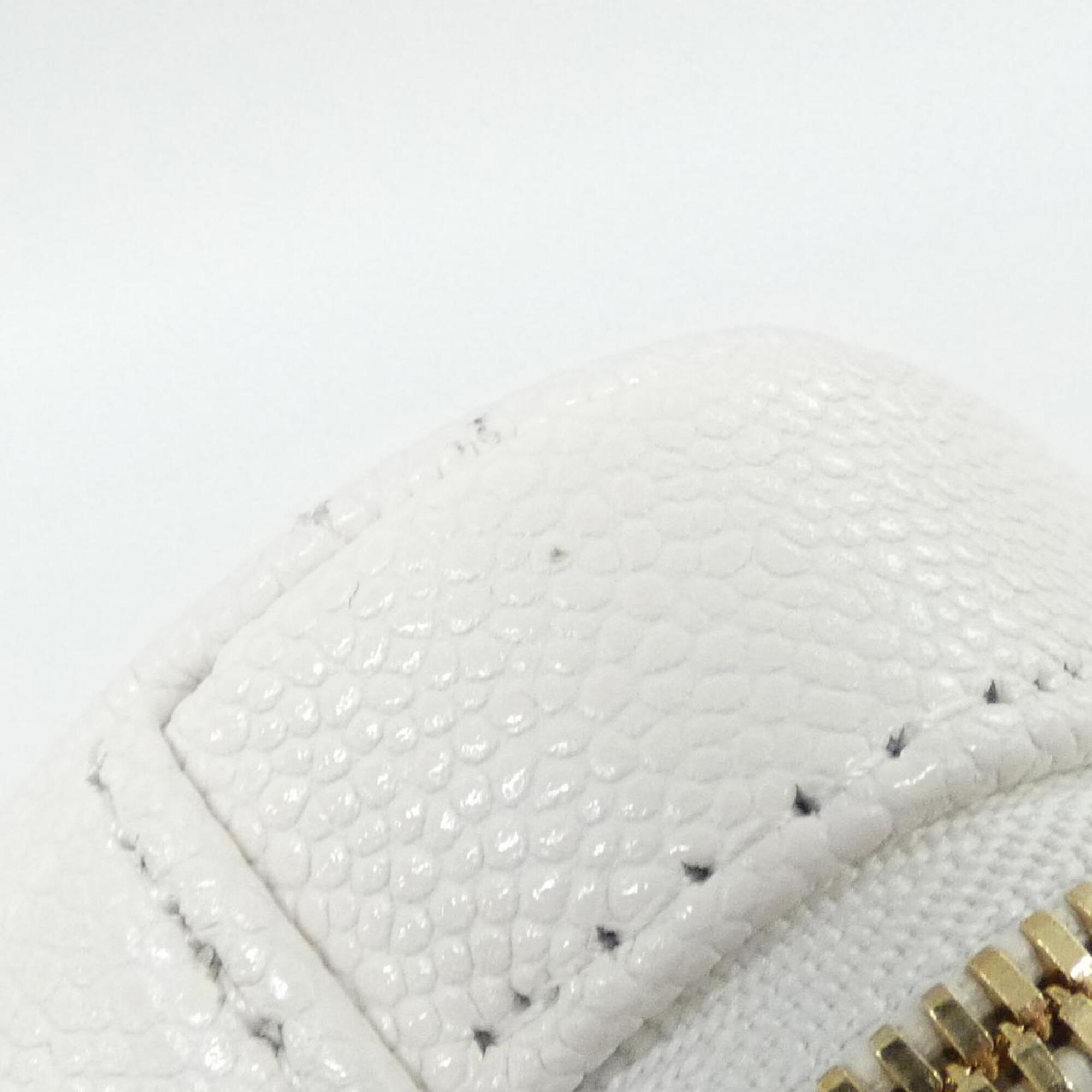 Chanel White Grained Calfskin Handbag (Pre-Owned)