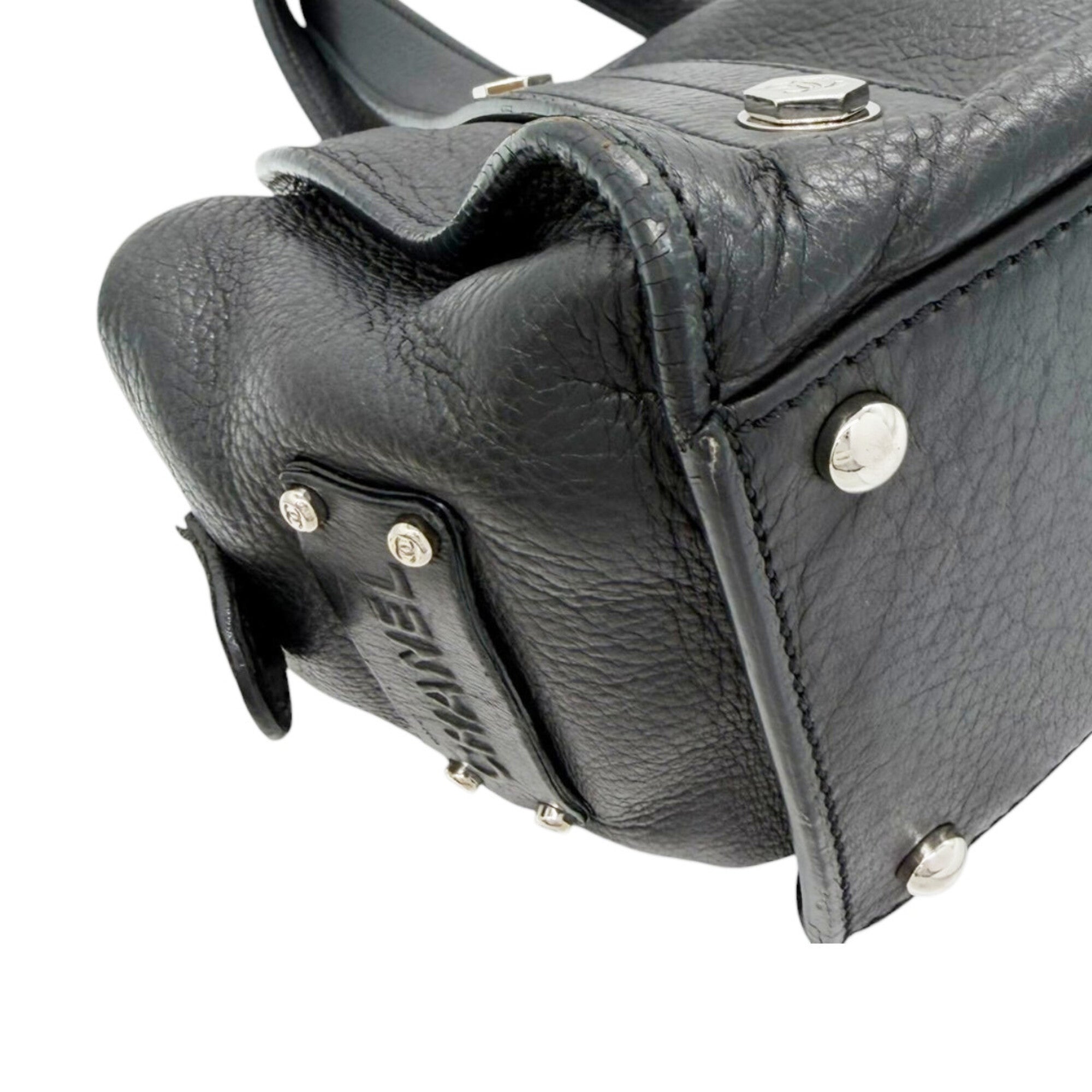 Chanel Black Leather Handbag (Pre-Owned)
