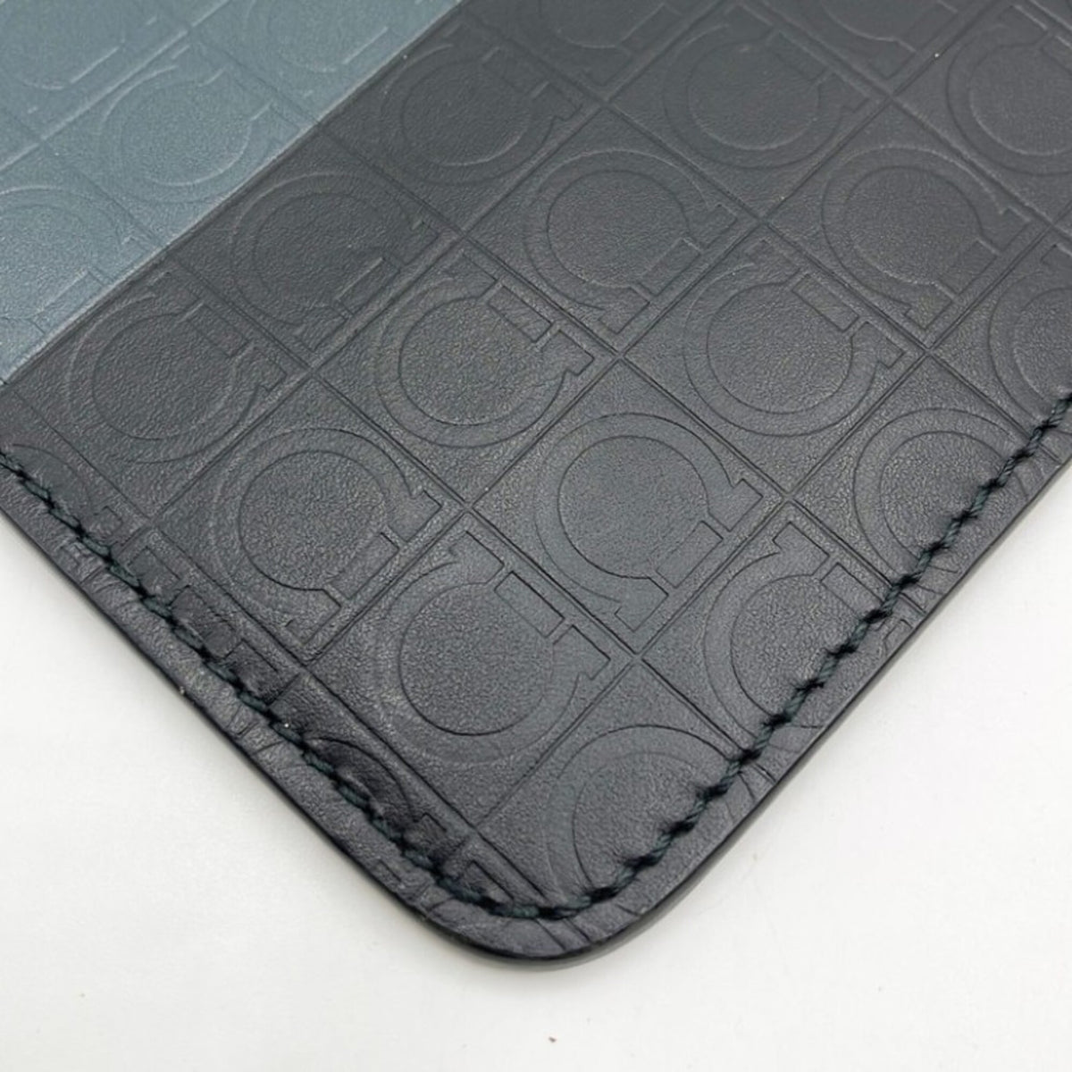 Salvatore Ferragamo Black Gray Leather Clutch Bag (Pre-Owned)