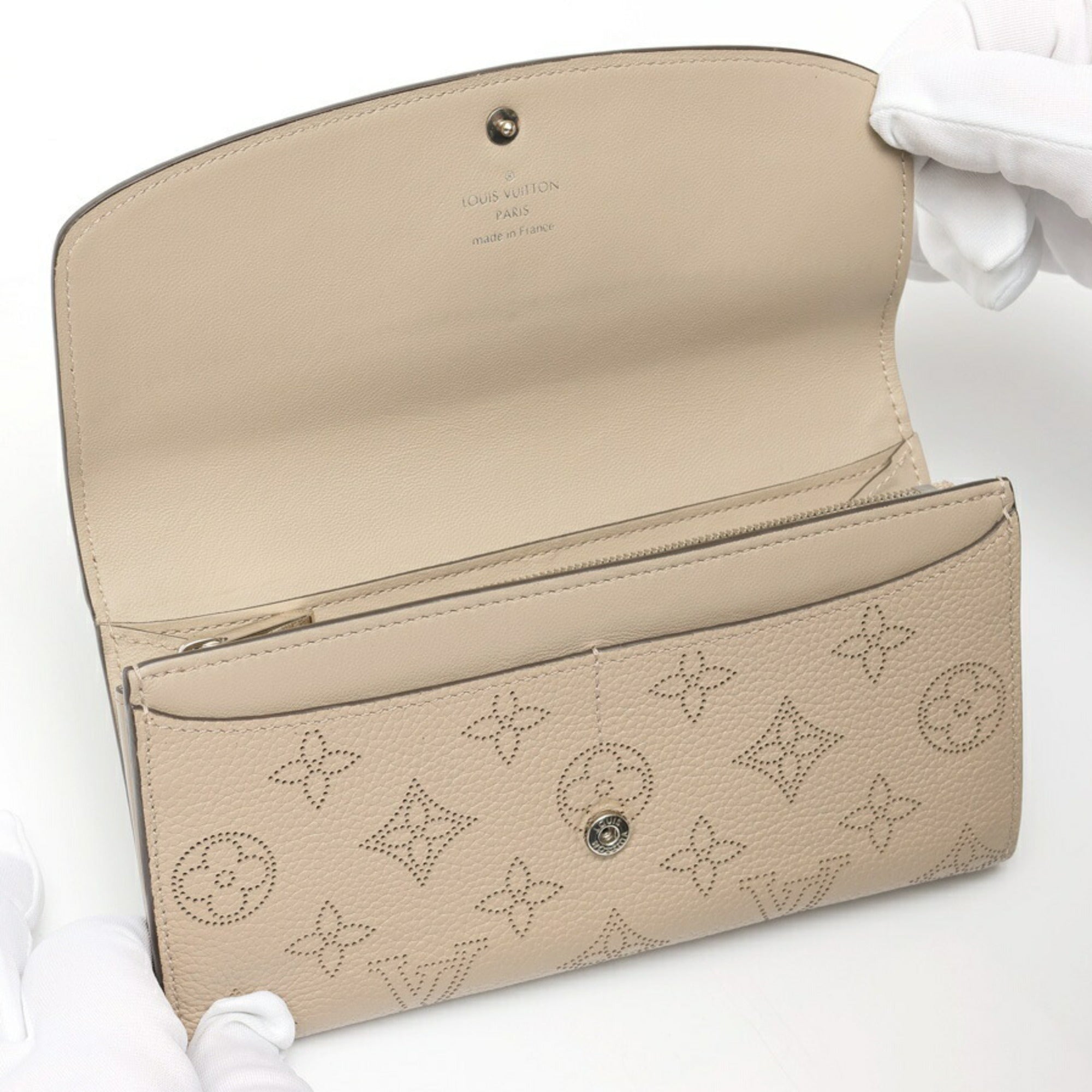 Louis Vuitton Mahina Grayish Mahina Leather Long Wallet (Bi-Fold) (Pre-Owned)