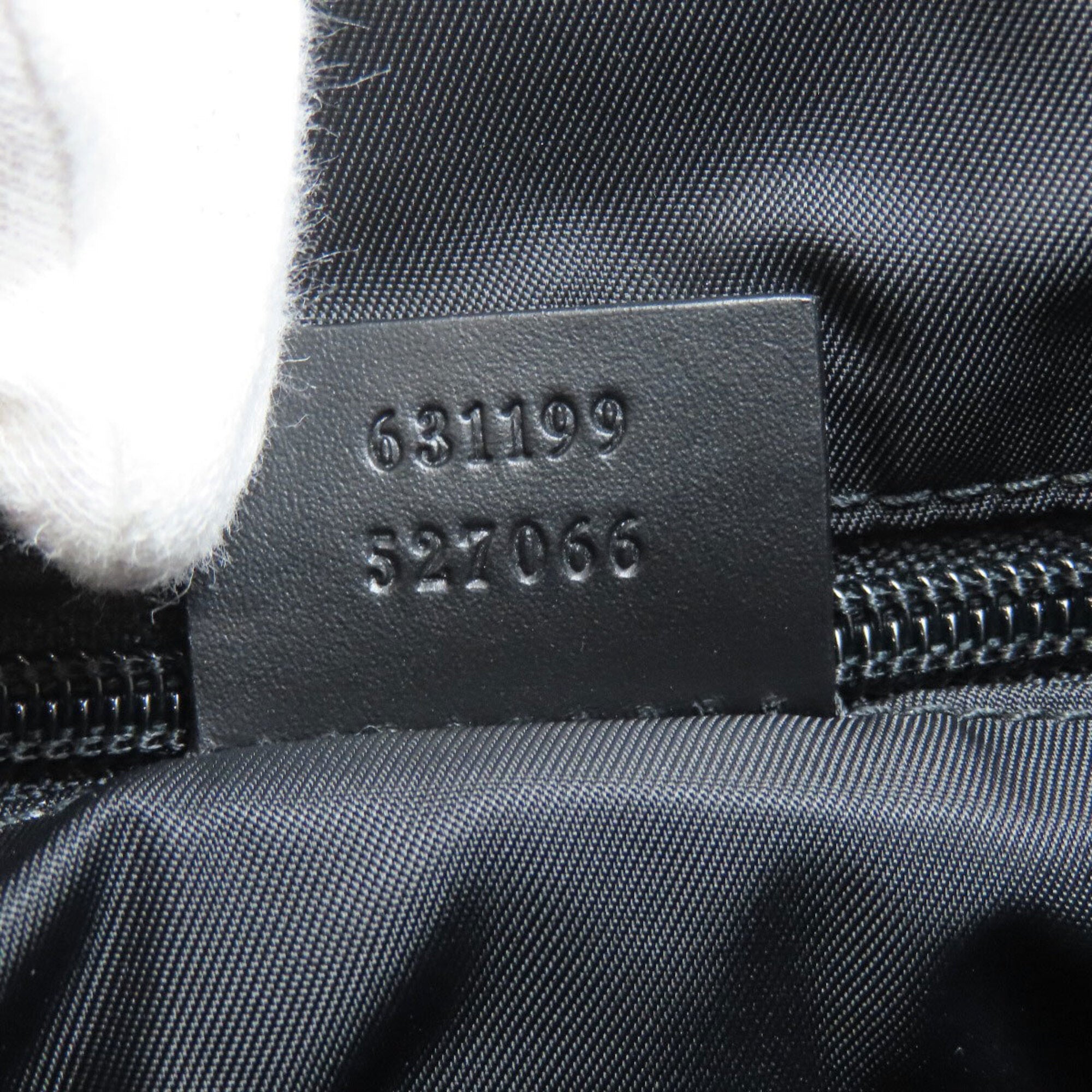 Gucci Black Nylon Canvas Shoulder Bag (Pre-Owned)