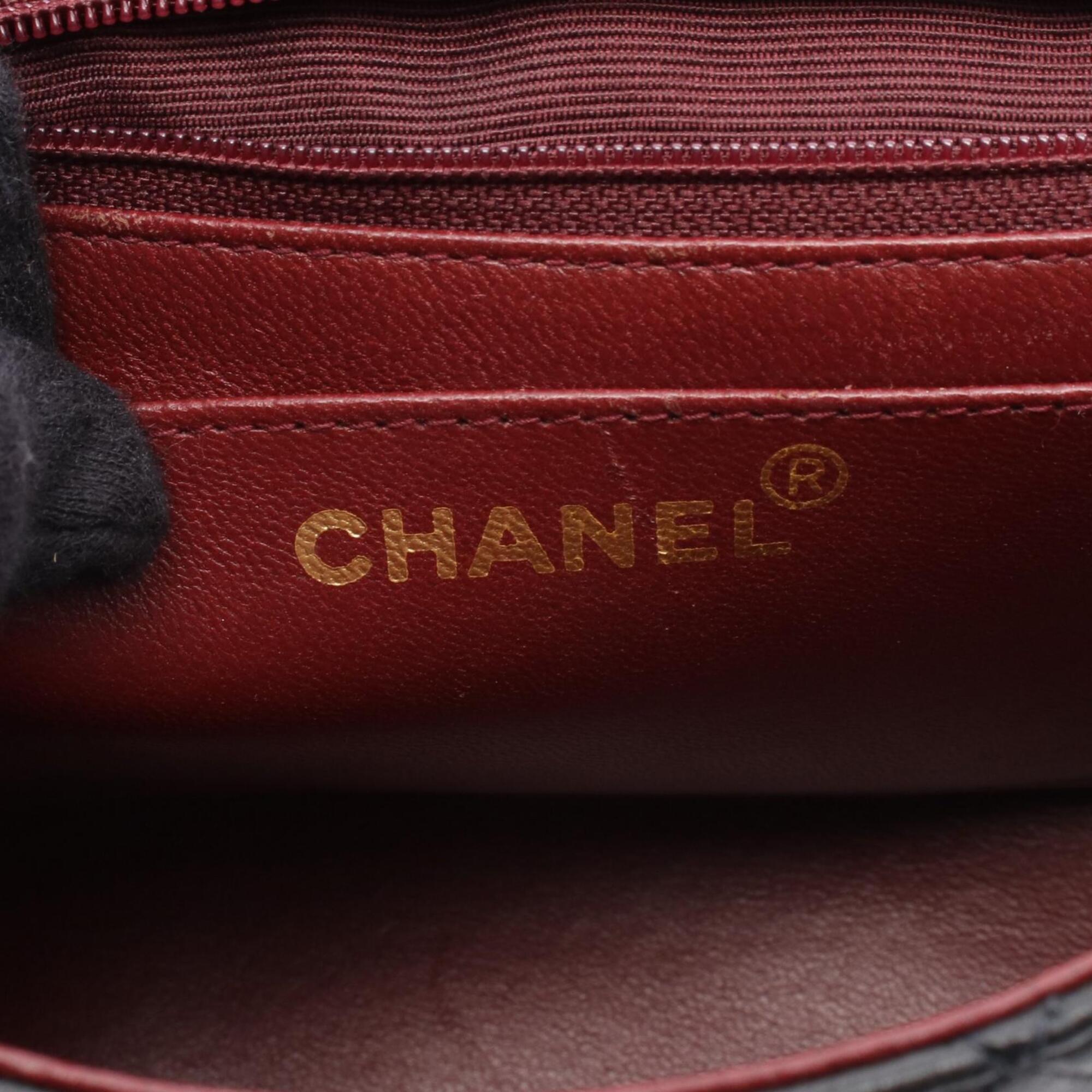 Chanel Black Leather Handbag (Pre-Owned)