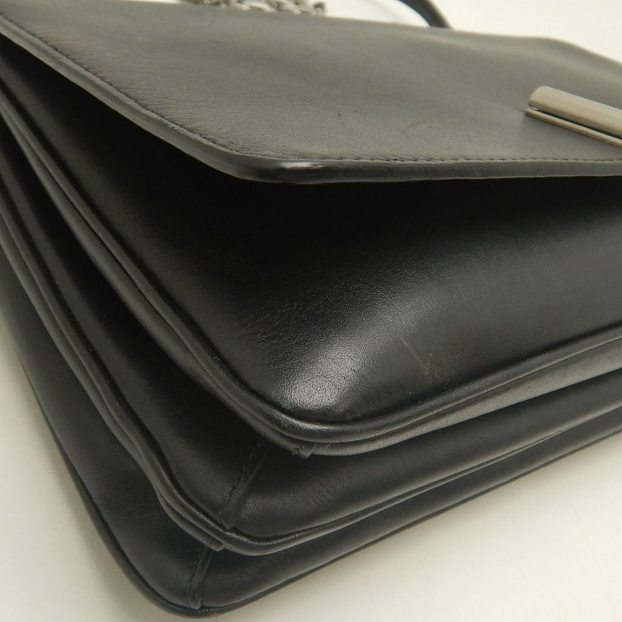 Prada Nero Leather Shoulder Bag (Pre-Owned)