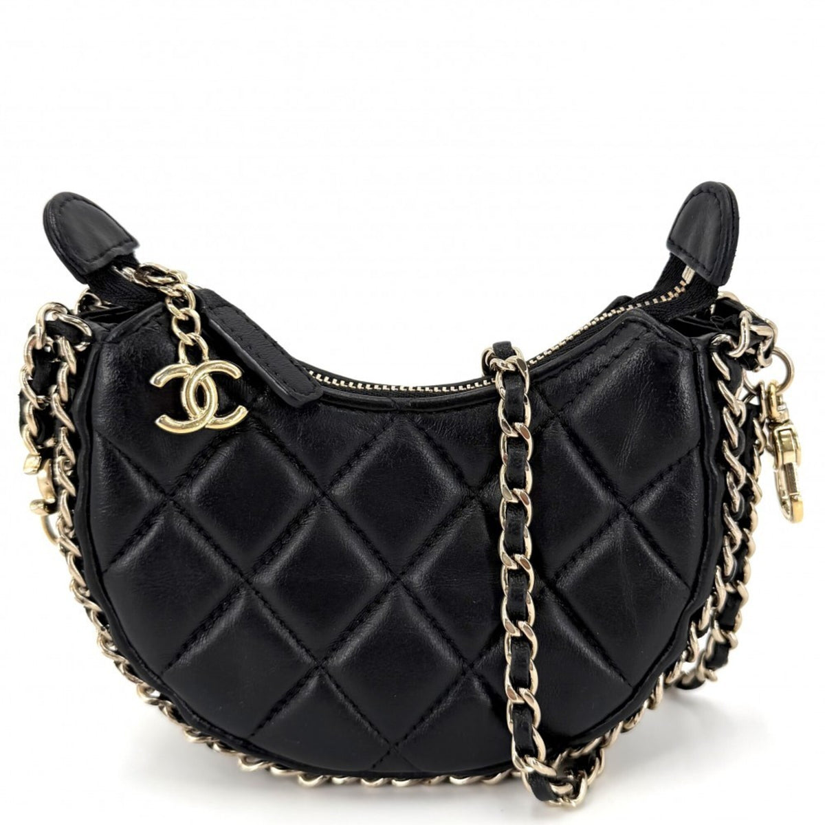 Chanel Black Leather Shoulder Bag (Pre-Owned)