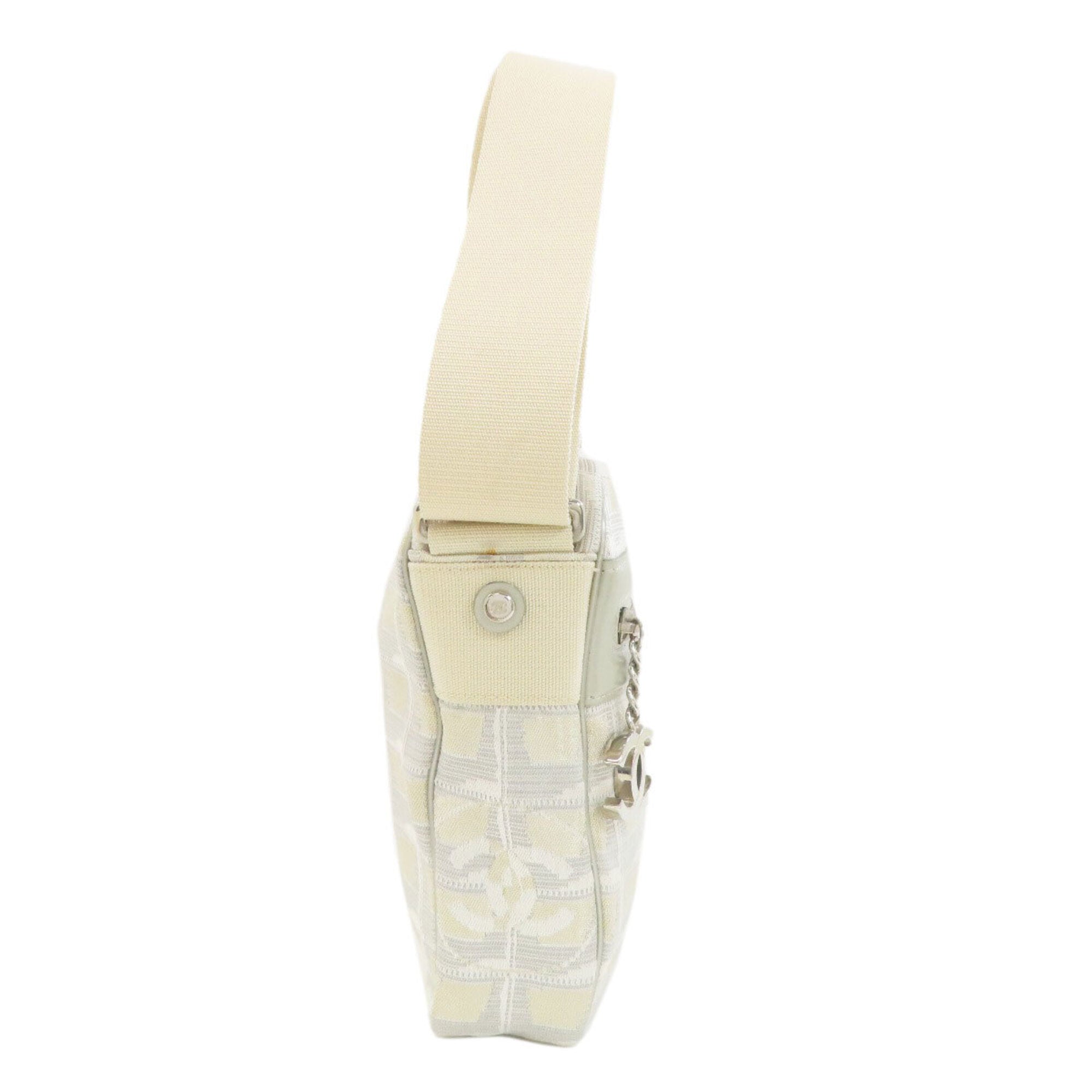 Chanel Beige Nylon Shoulder Bag (Pre-Owned)