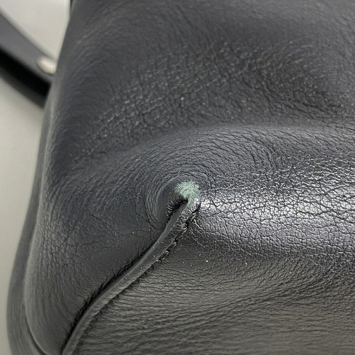 Fendi Black Leather Handbag (Pre-Owned)