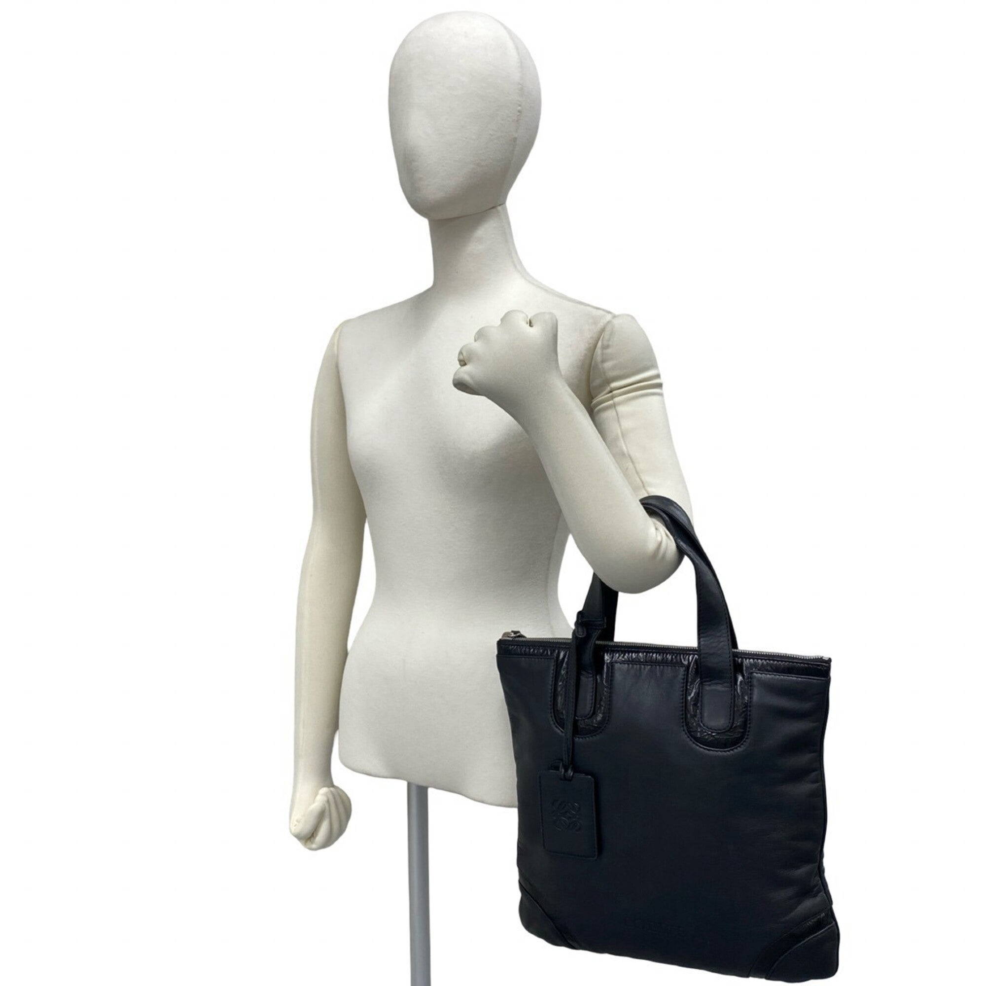 Loewe Black Leather Handbag Tote Bag (Pre-Owned)