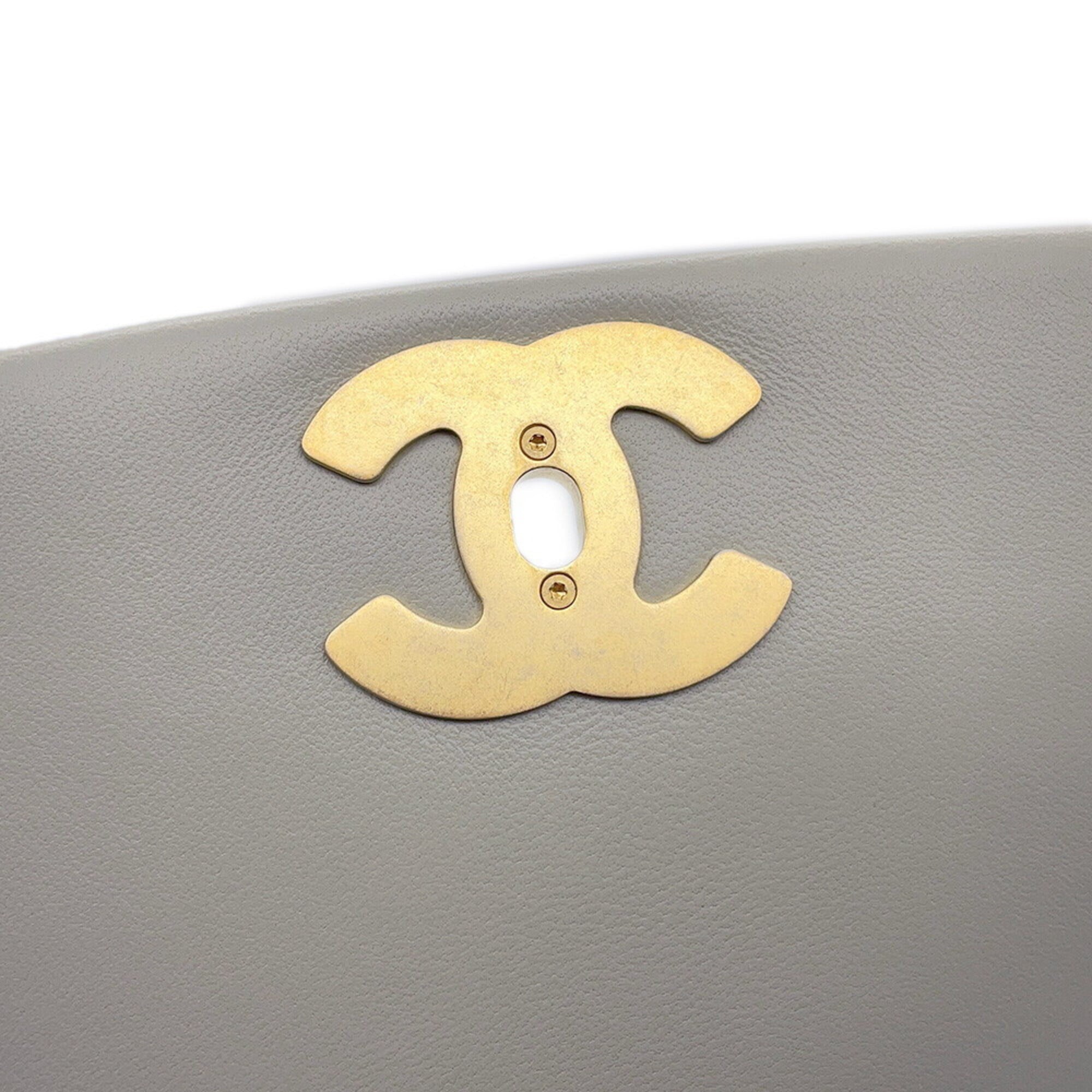 Chanel Matelasse Gray Leather Handbag Shoulder Bag (Pre-Owned)