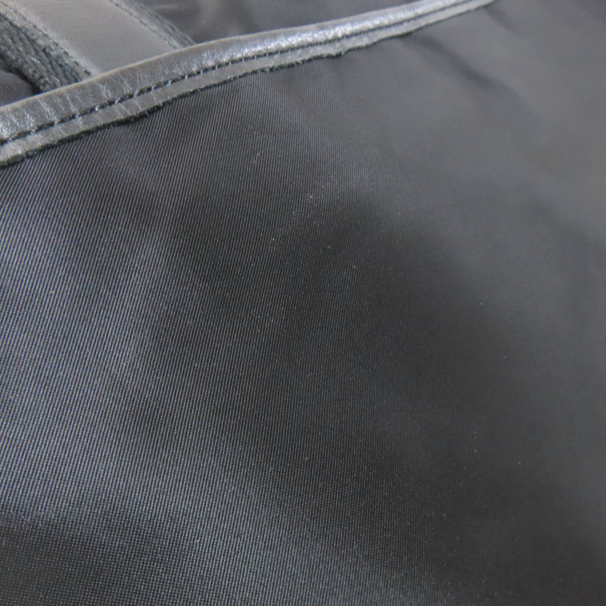 Burberry Black Nylon Shoulder Bag (Pre-Owned)