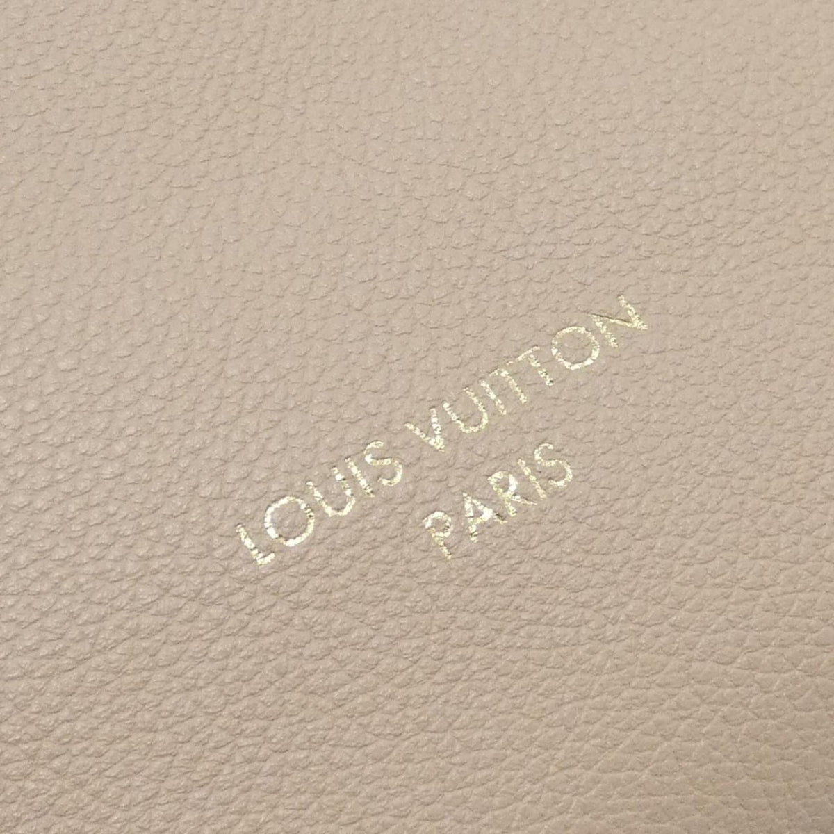 Louis Vuitton Gold Leather Shoulder Bag (Pre-Owned)