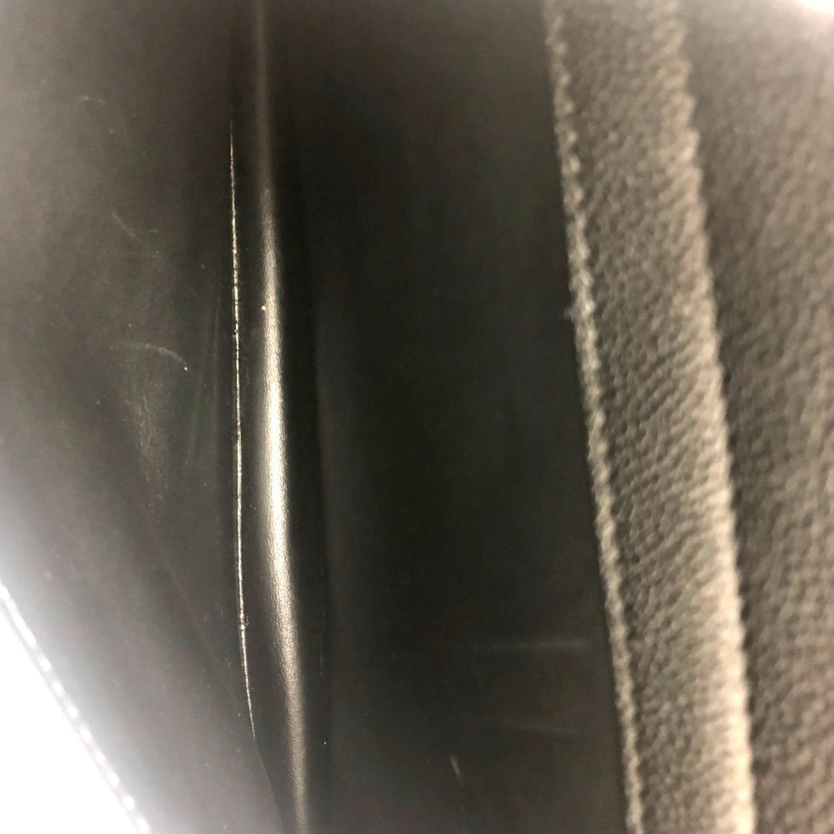 Burberry Black Leather Handbag (Pre-Owned)