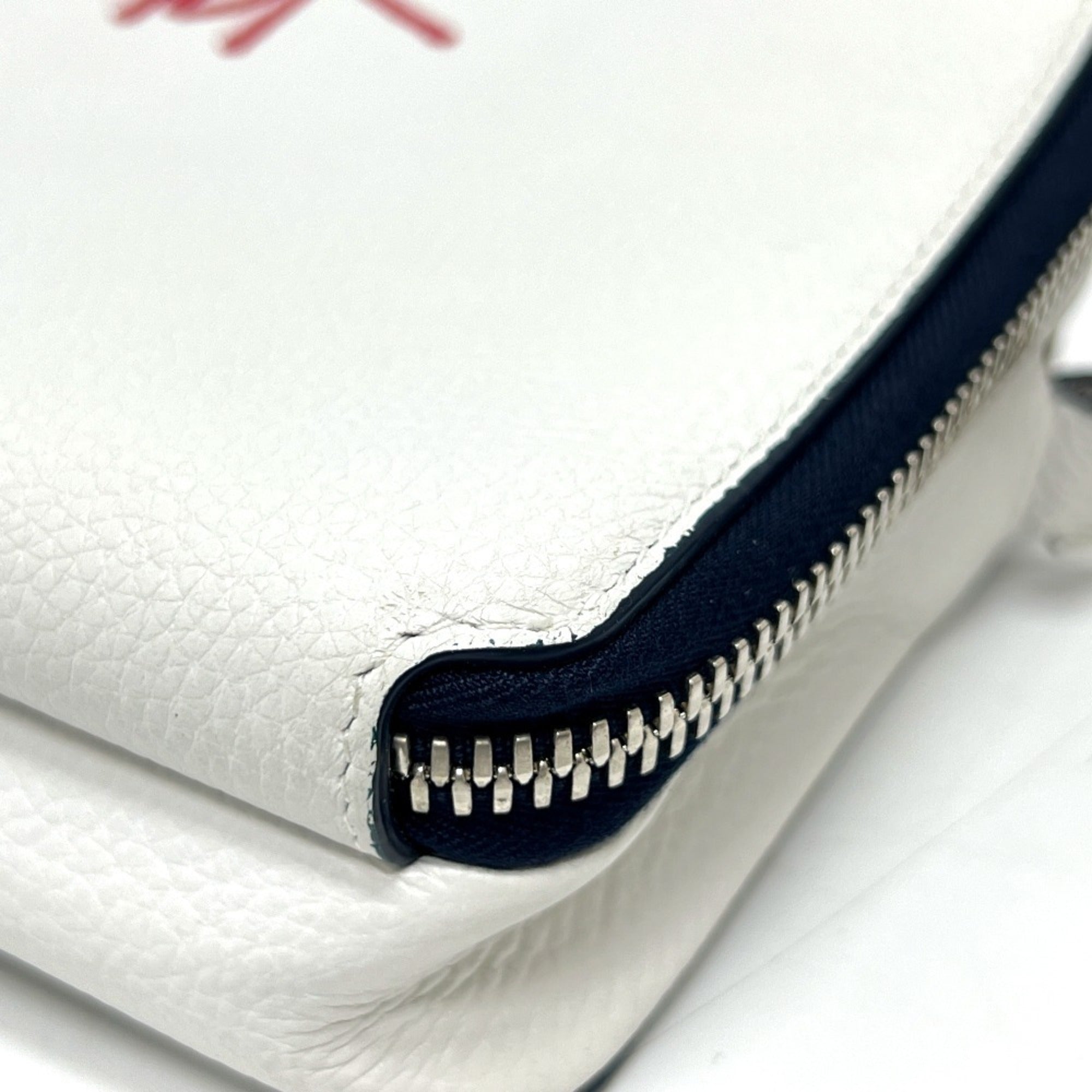 Christian Dior Navy White Leather Shoulder Bag (Pre-Owned)