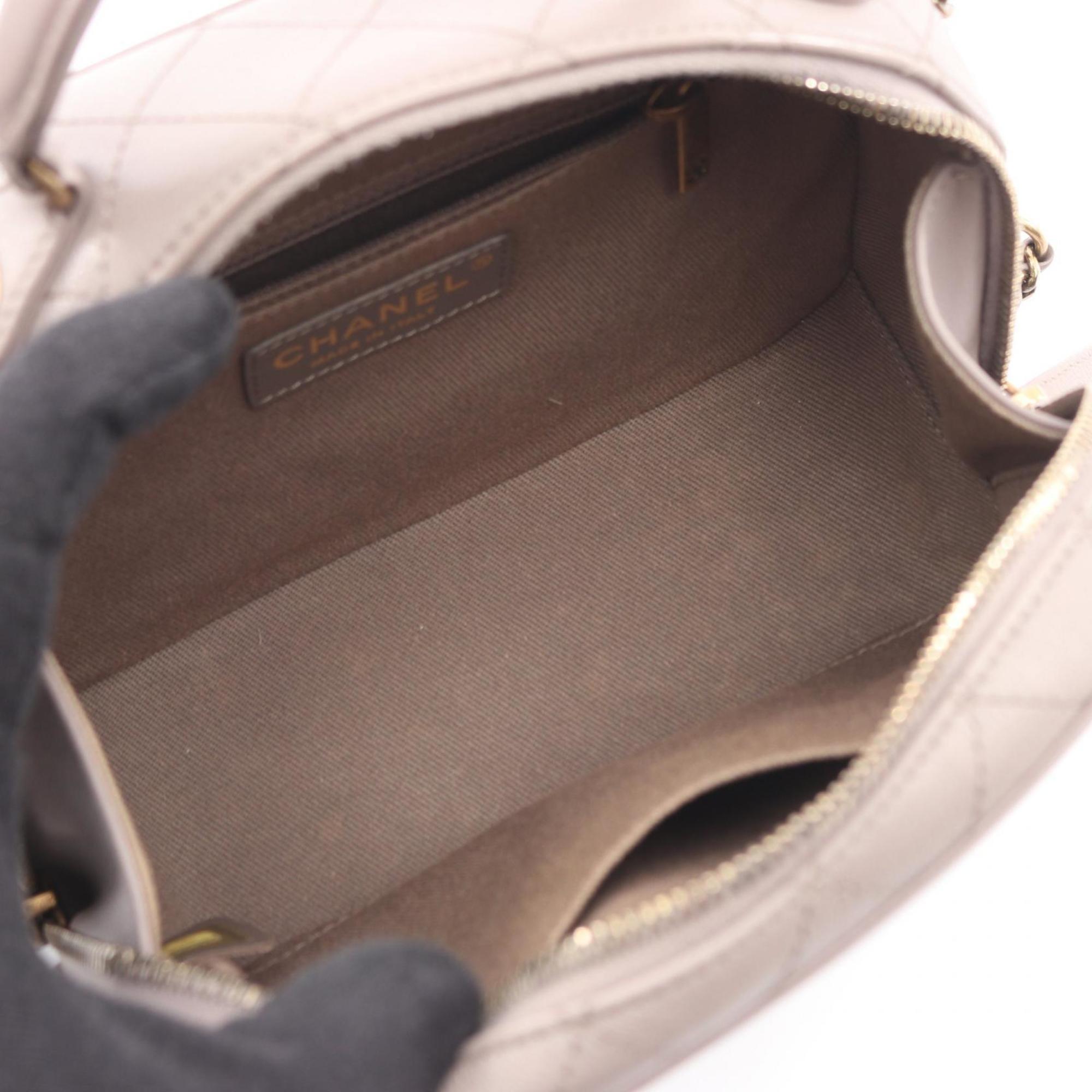 Chanel Gray Leather Shoulder Bag (Pre-Owned)