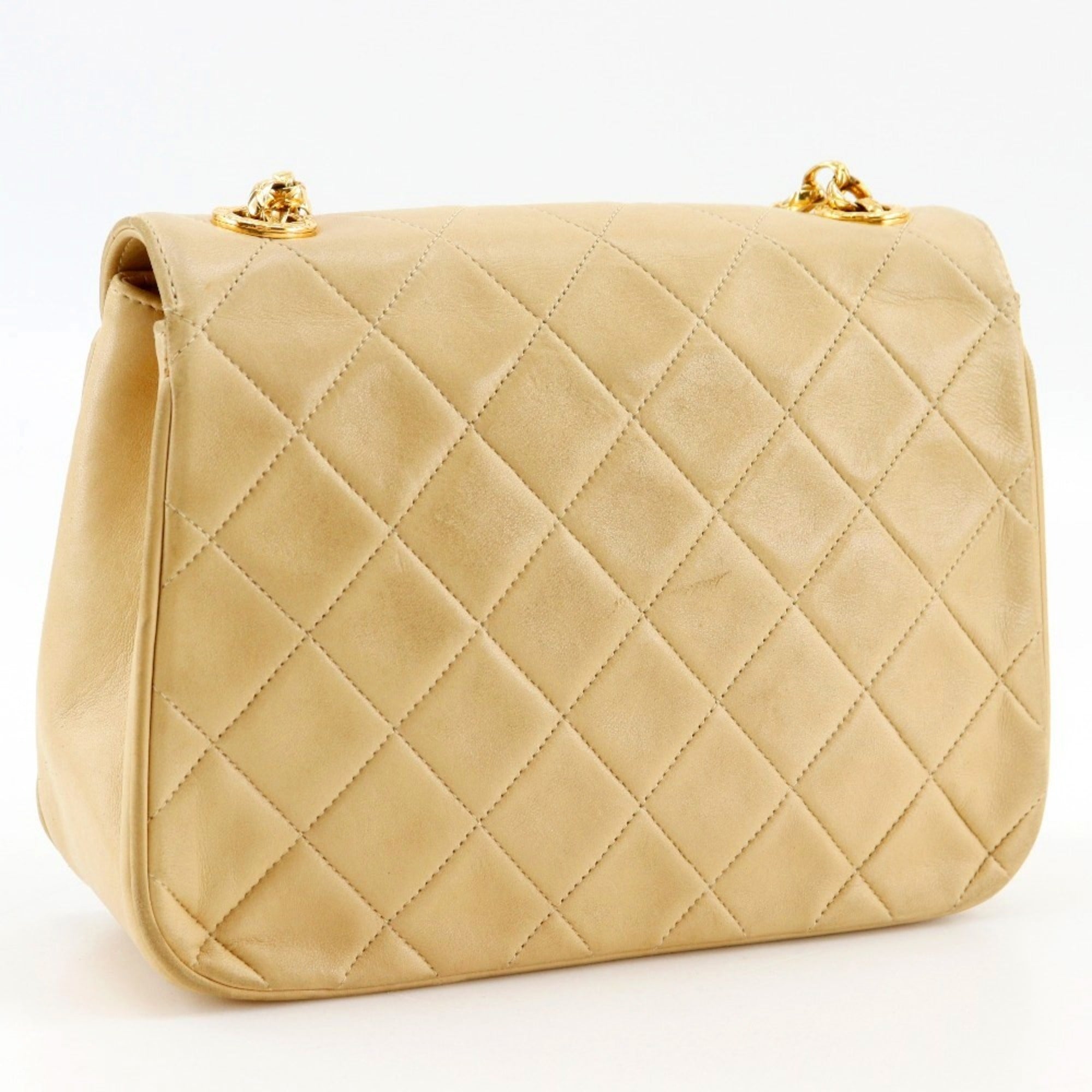 Chanel Beige Leather Shoulder Bag (Pre-Owned)