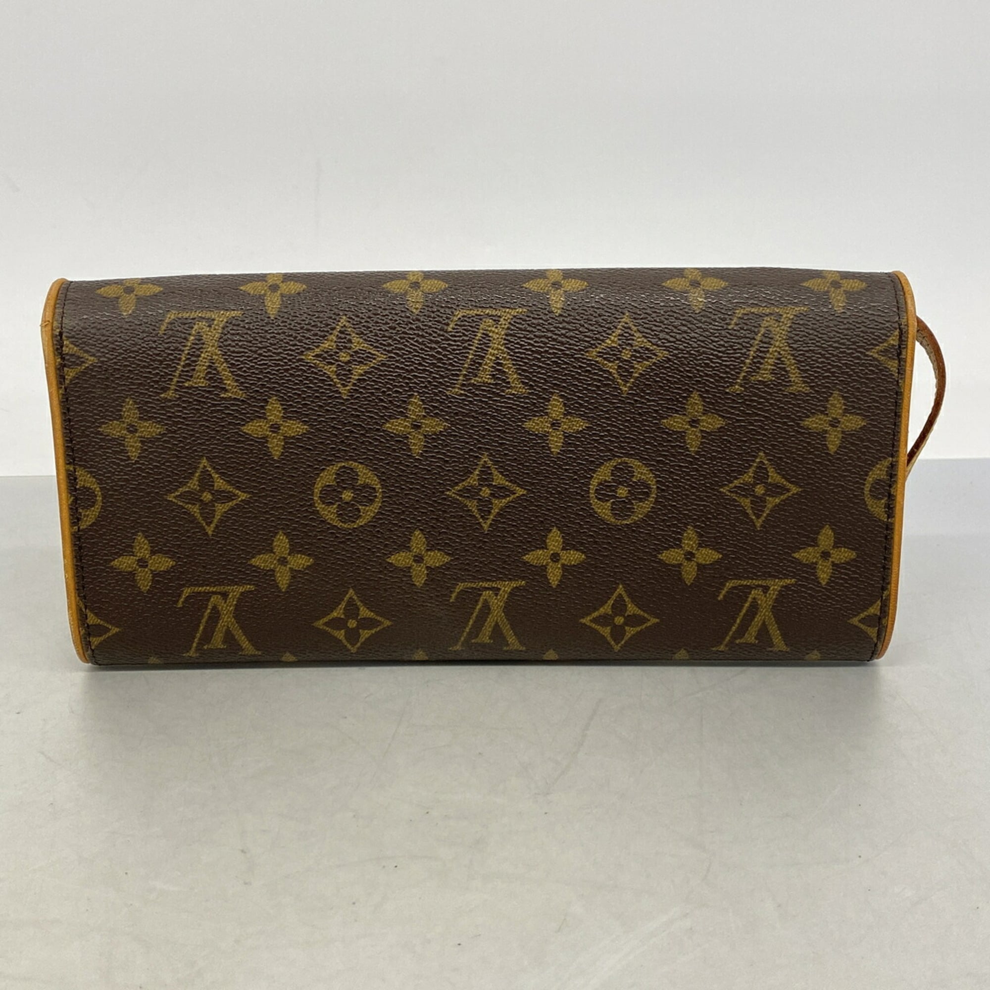 Louis Vuitton Brown Shoulder Bag (Pre-Owned)