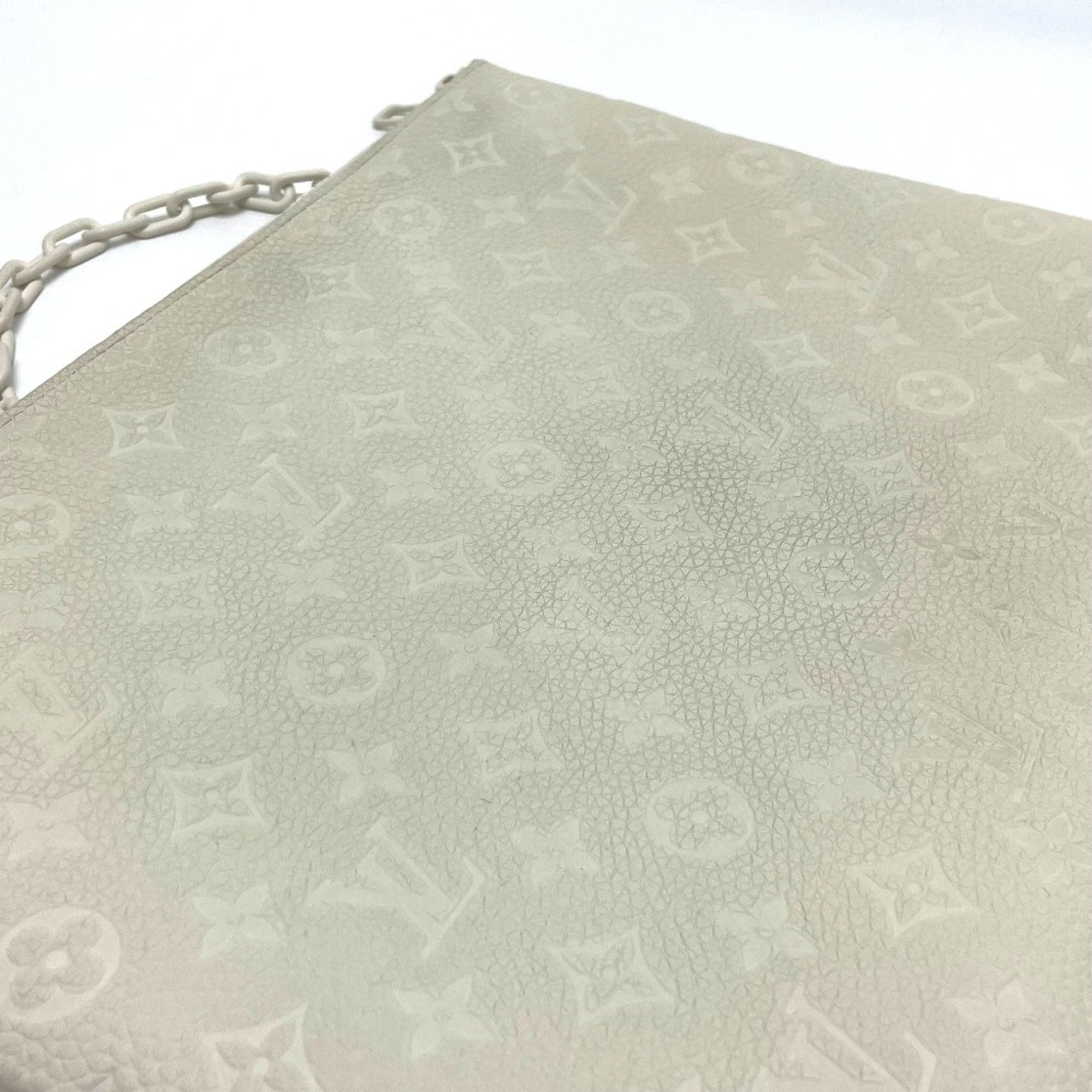 Louis Vuitton Blanc White Leather Clutch Bag Pochette (Pre-Owned)