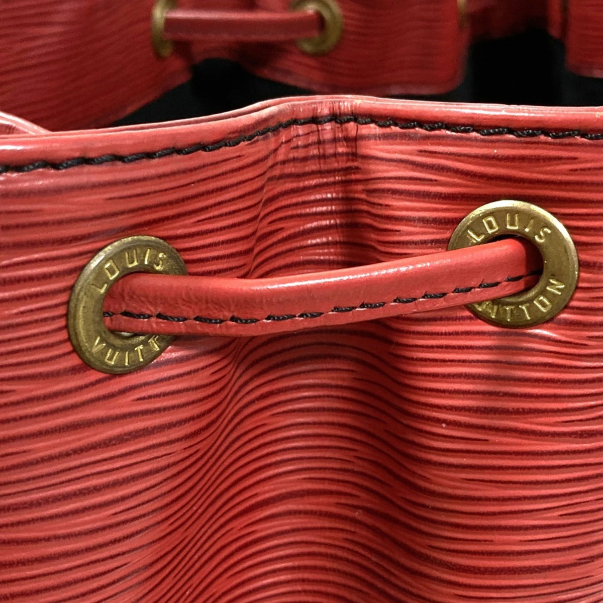 Louis Vuitton Castilian Red Epi Leather Shoulder Bag (Pre-Owned)