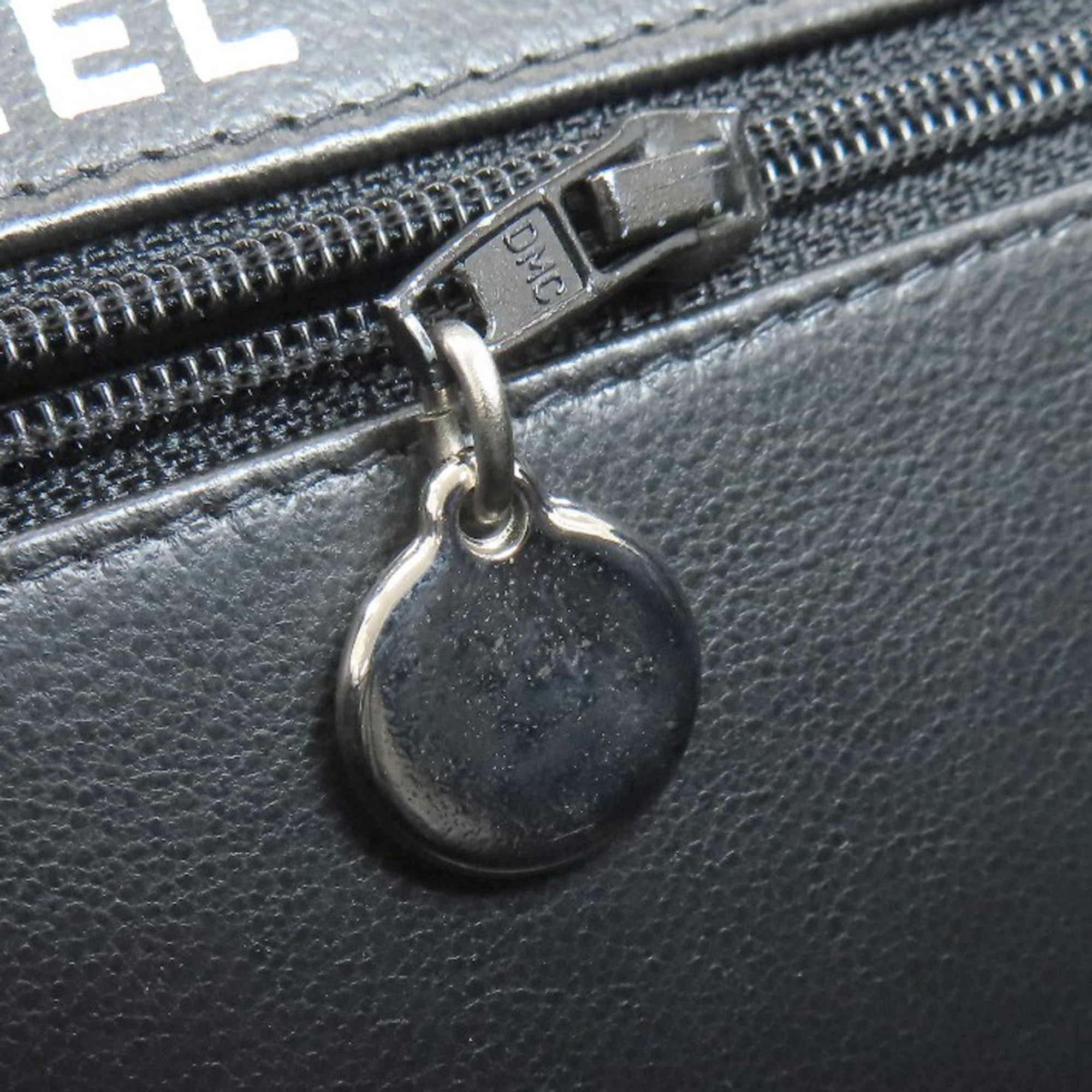 Chanel Black Leather Handbag (Pre-Owned)