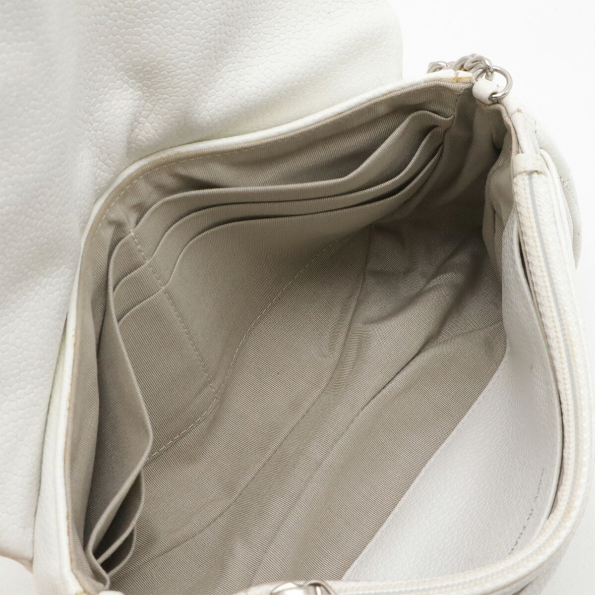 Chanel White Grained Calfskin Pochette Shoulder Bag (Pre-Owned)